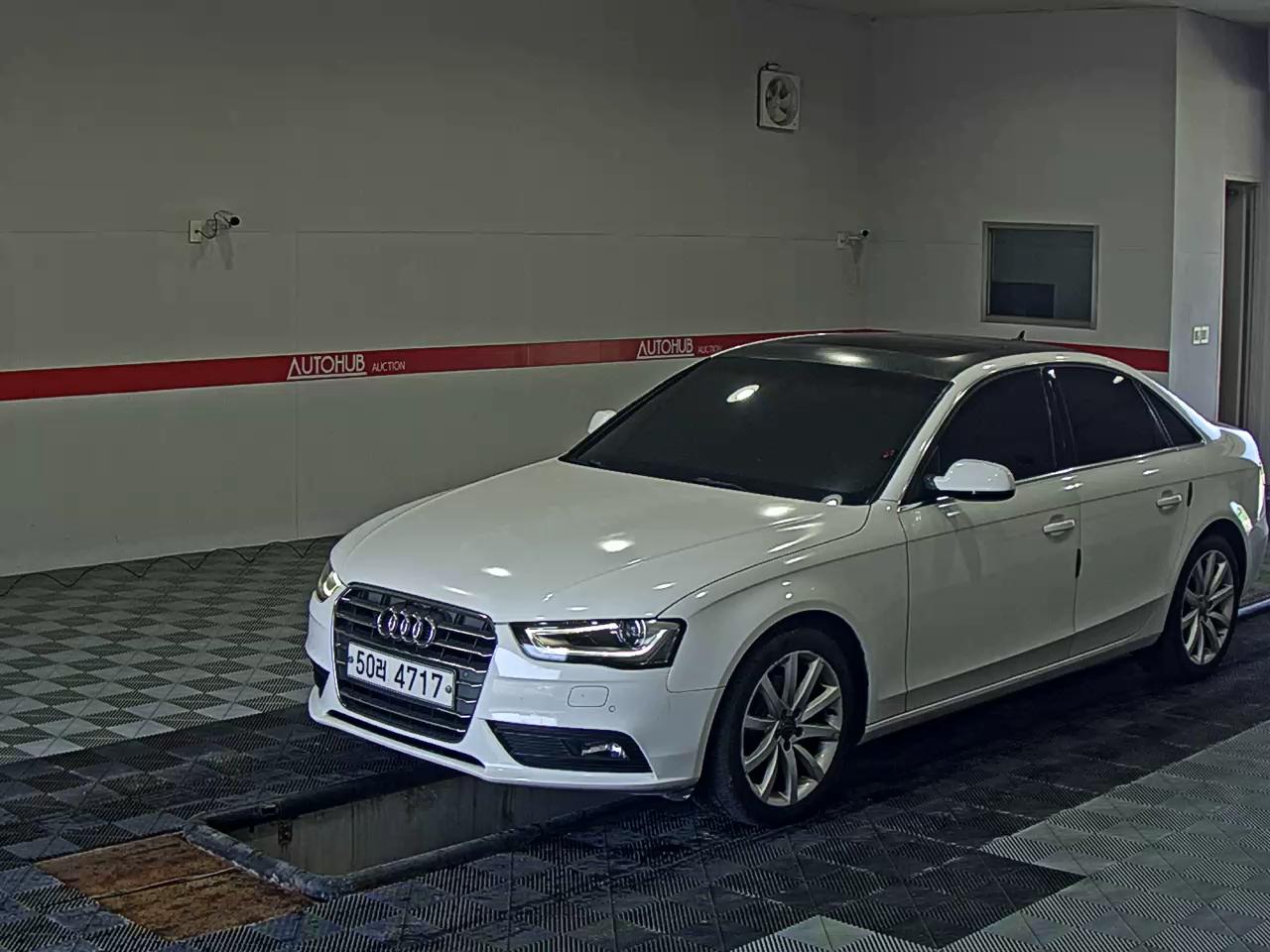AUDI A4 (4TH GEN) 30 TDI DYNAMIC