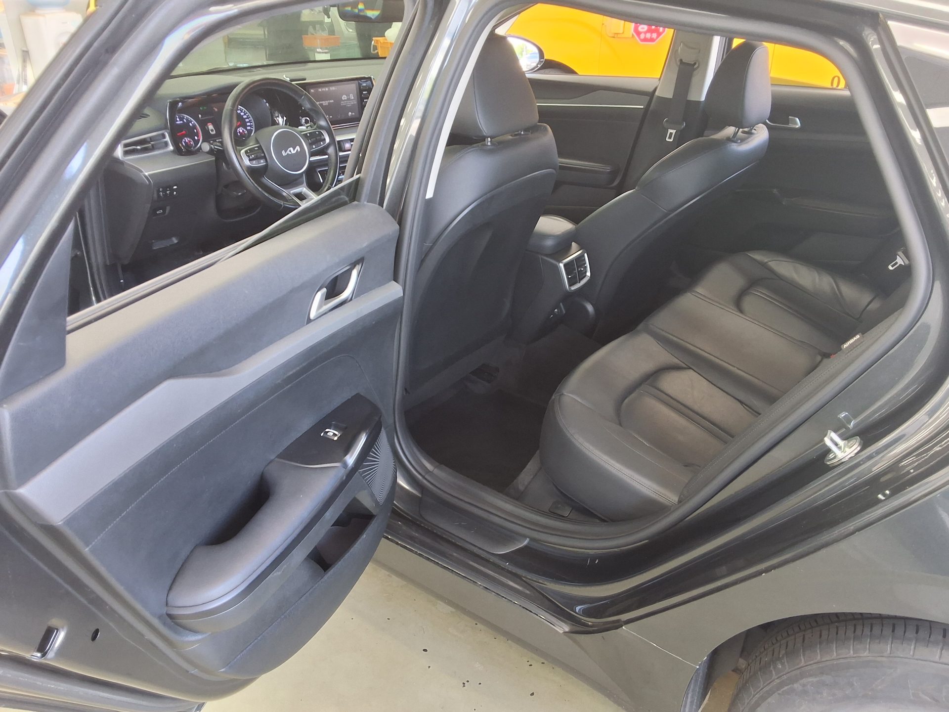 2023 - kia k5