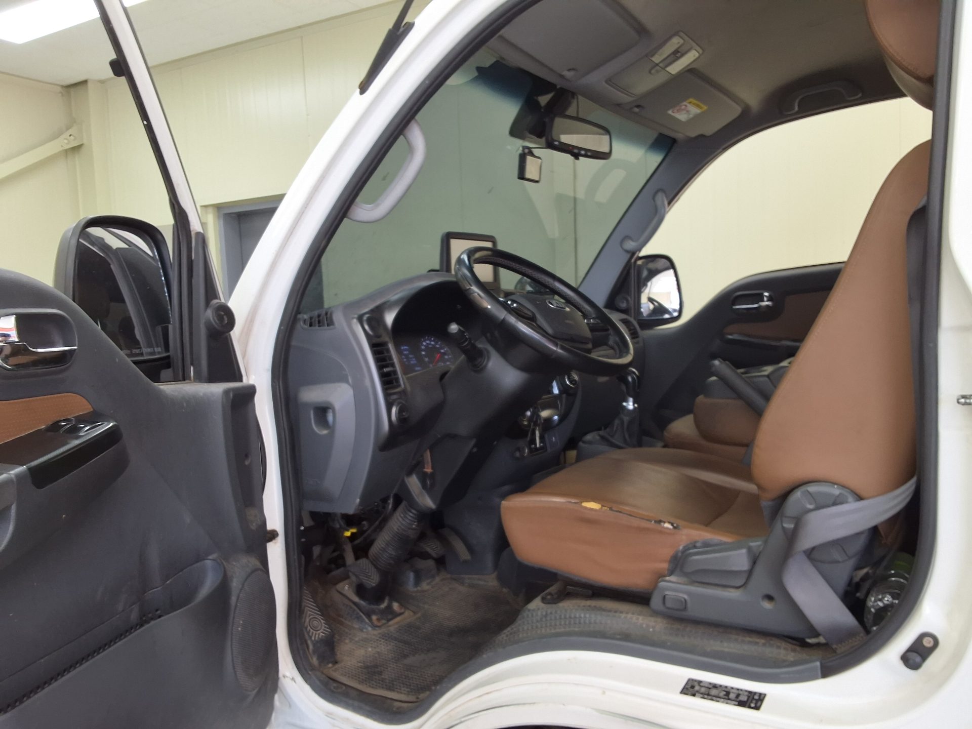 2021 - kia bongo