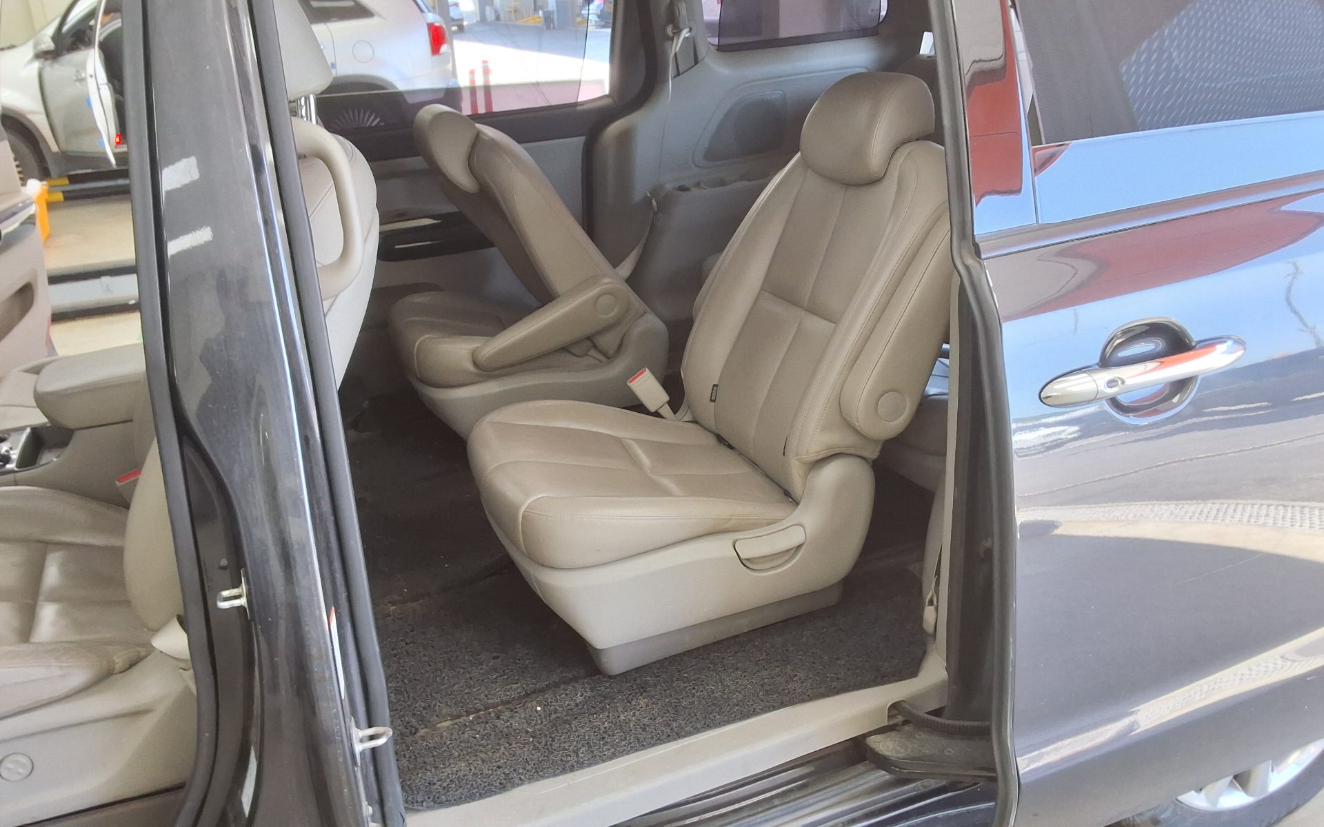 2019 - kia carnival