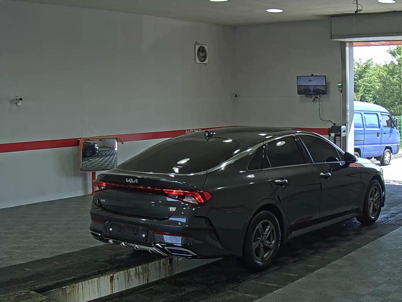 2023 - kia k5