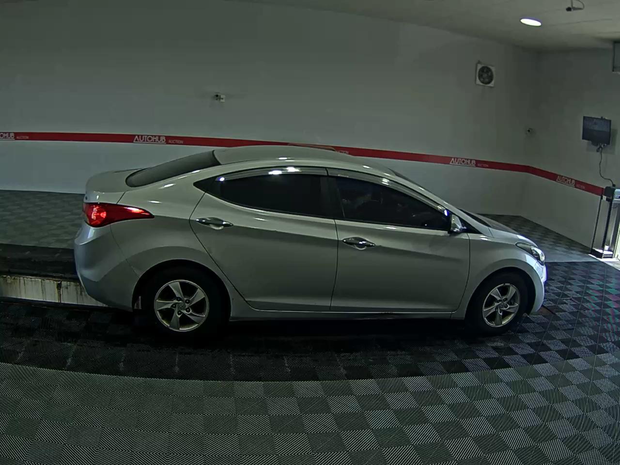 2013 - hyundai avante