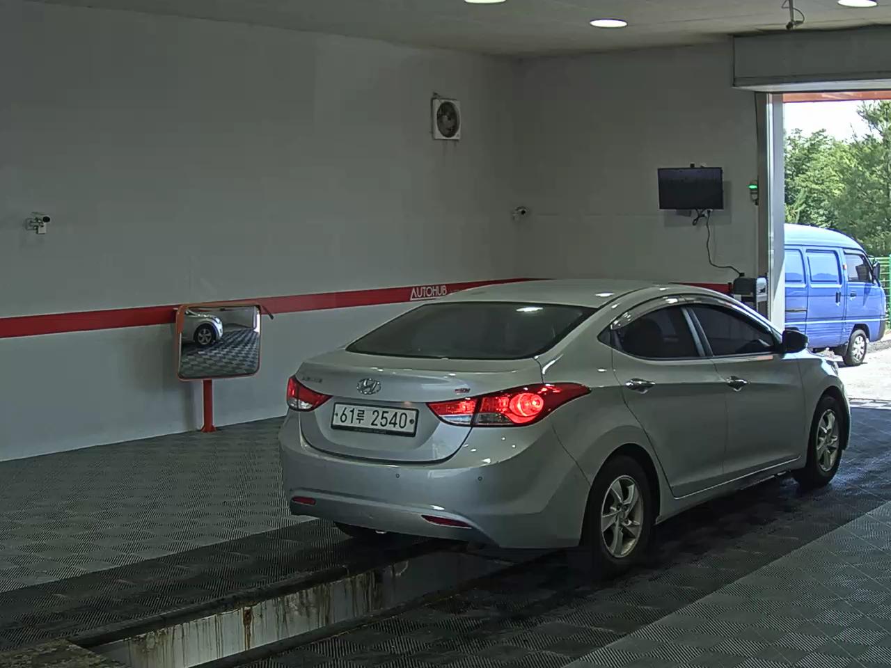 2013 - hyundai avante