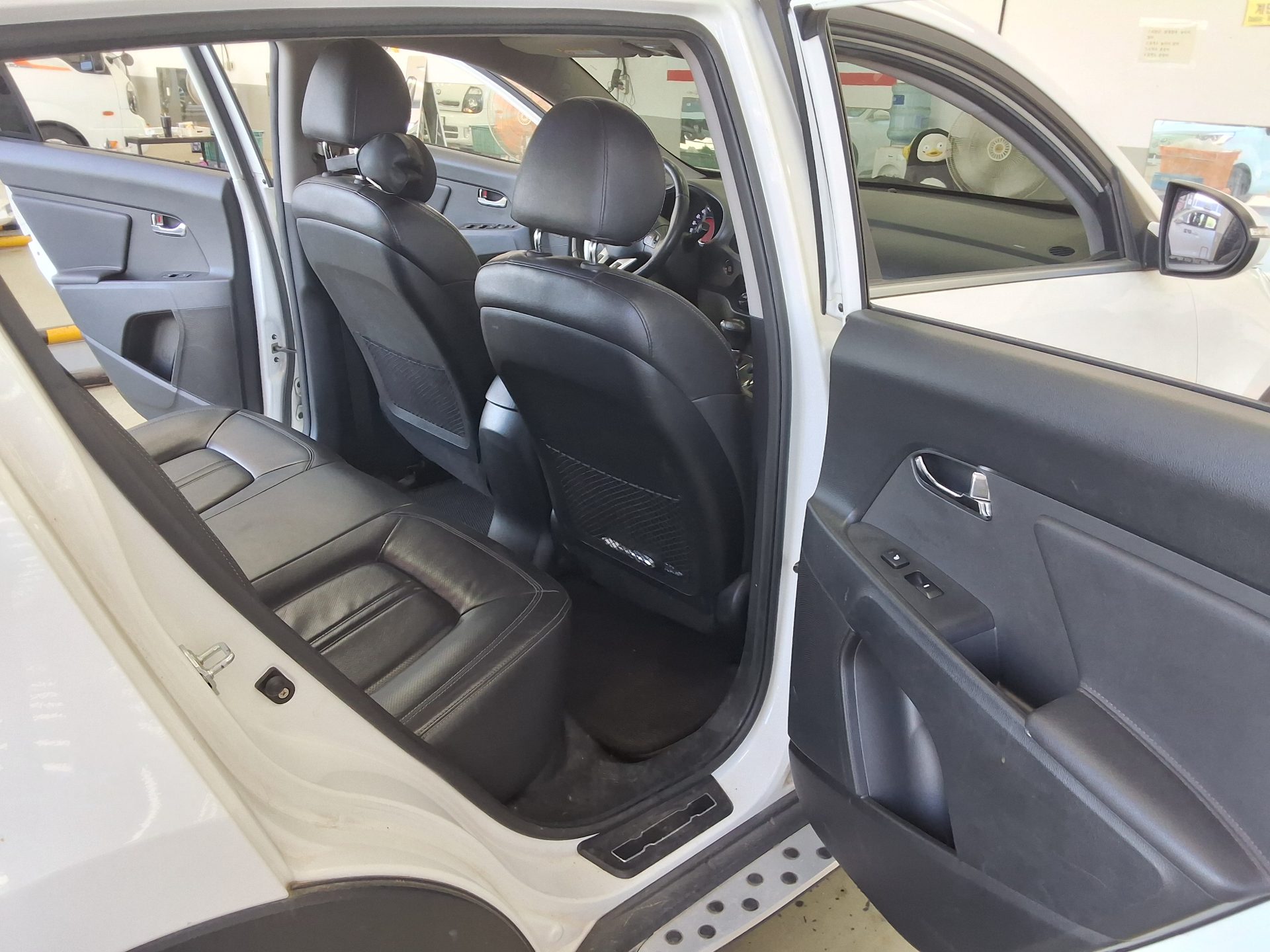 2011 - kia sportage