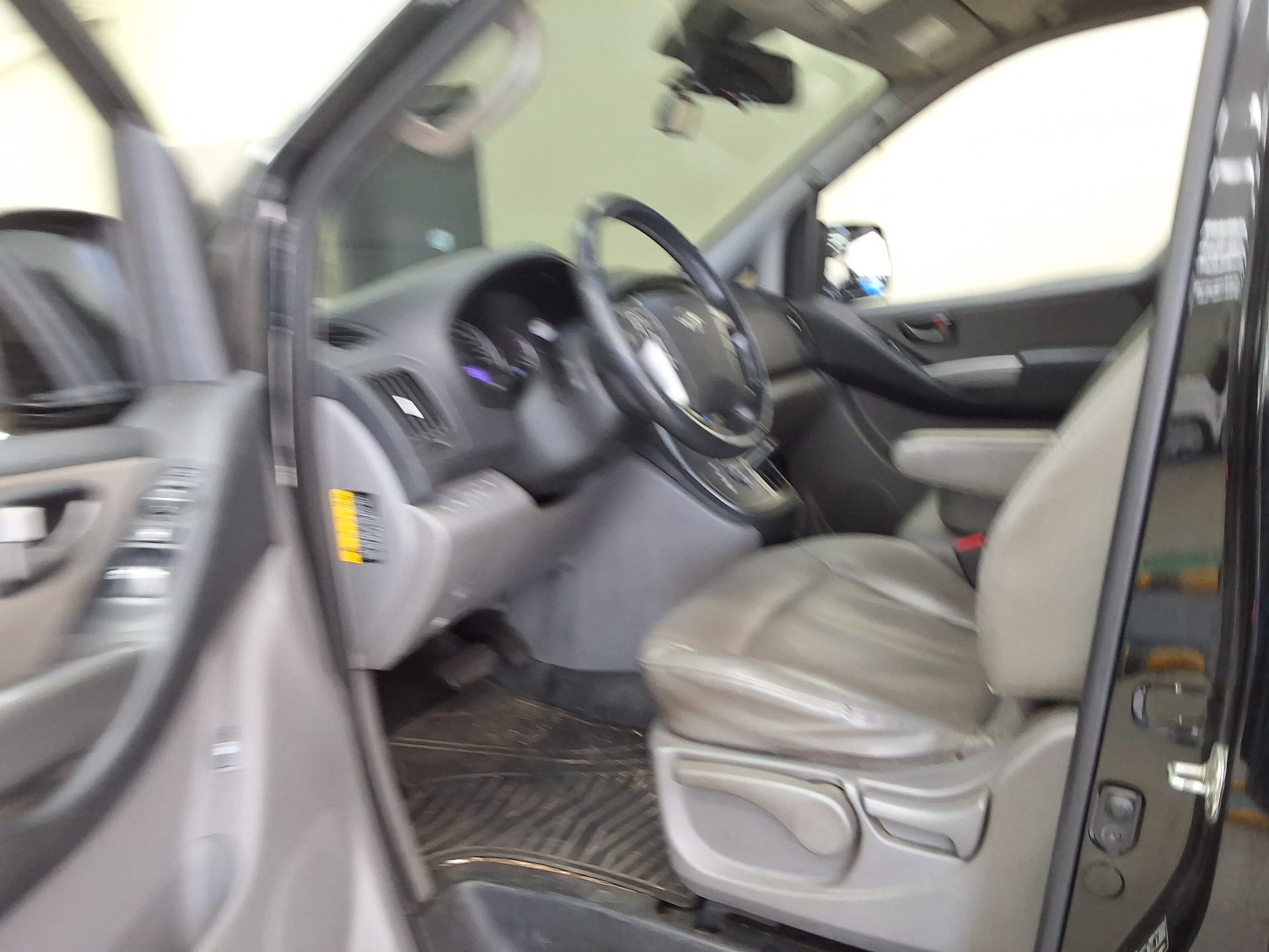 2021 - hyundai grand starex