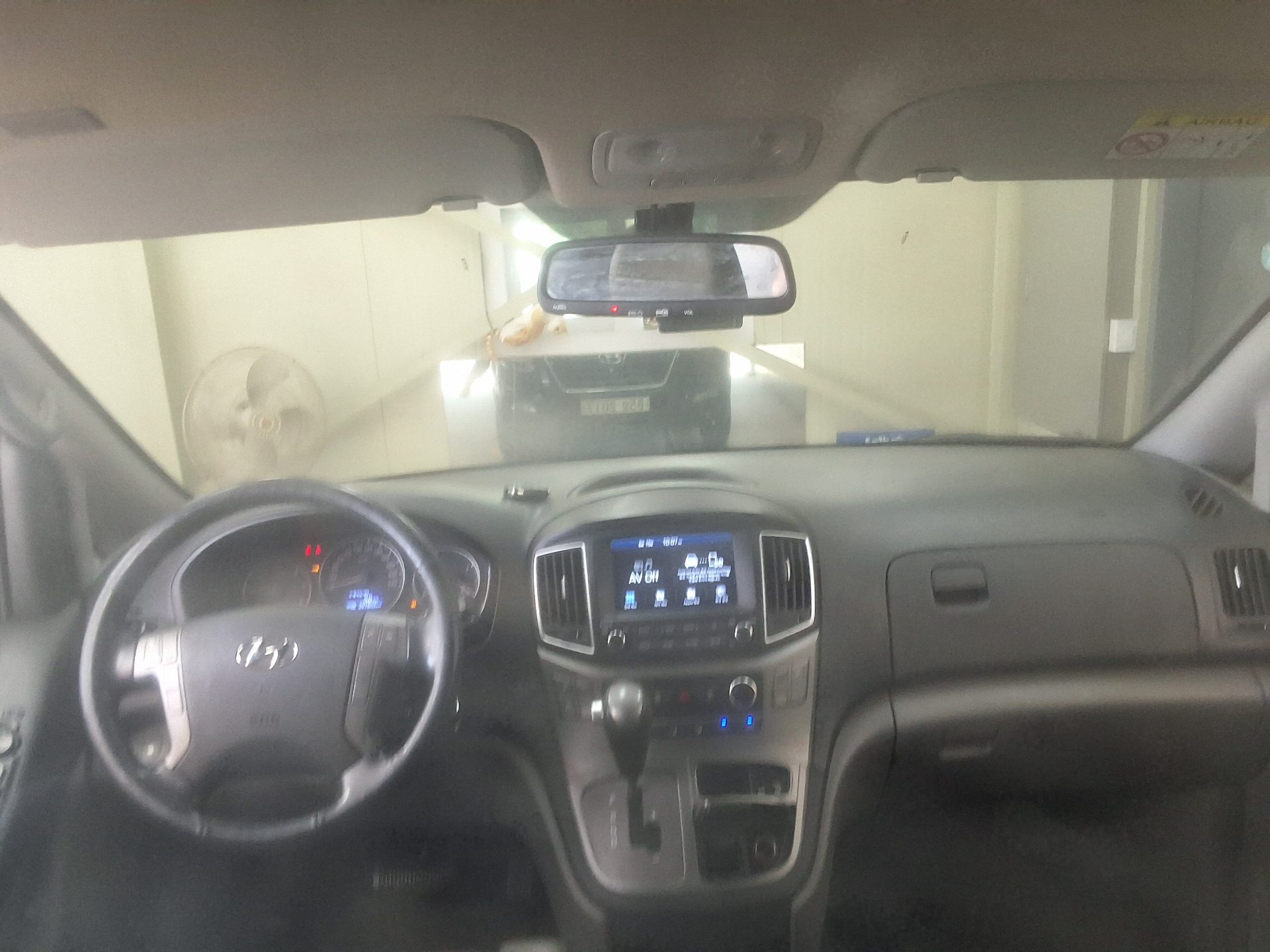 2021 - hyundai grand starex