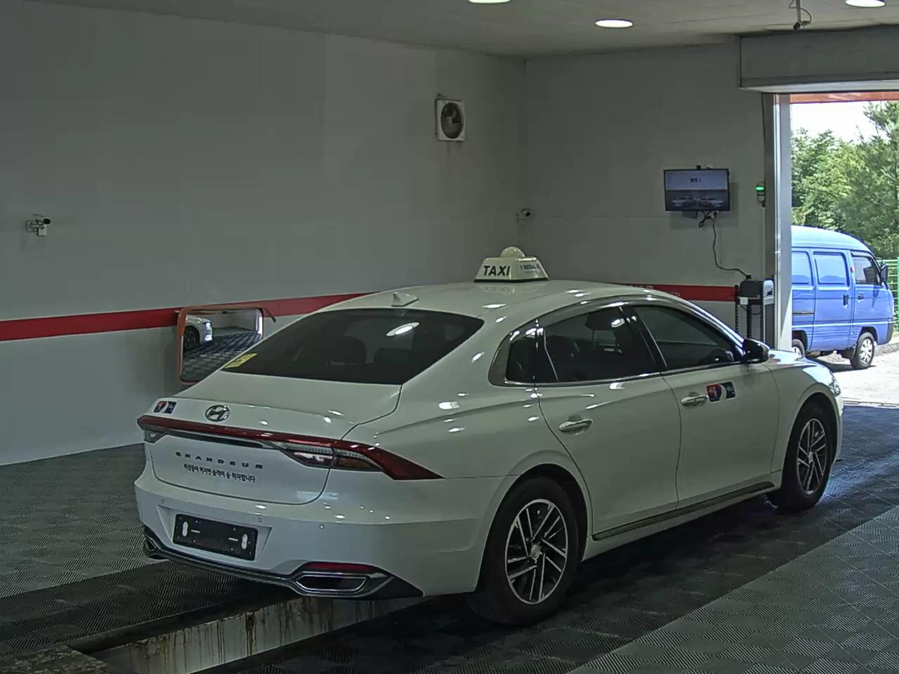 2022 - hyundai grandeur