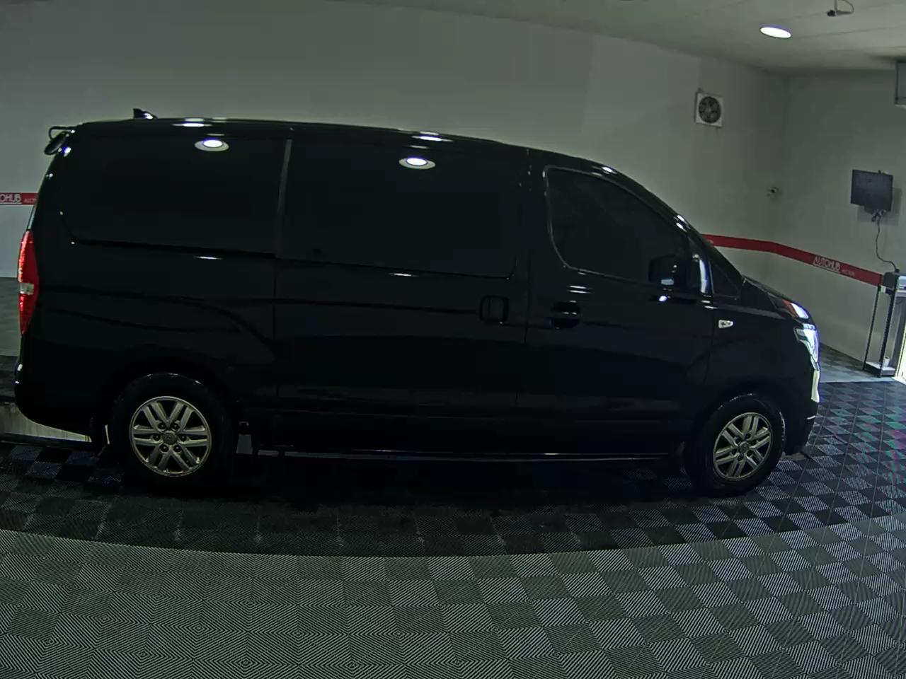 2021 - hyundai grand starex