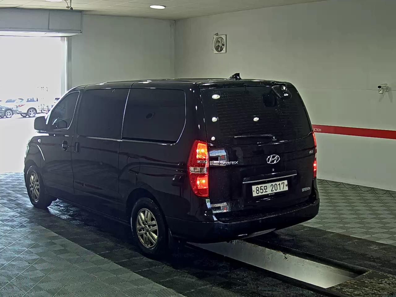 2021 - hyundai grand starex