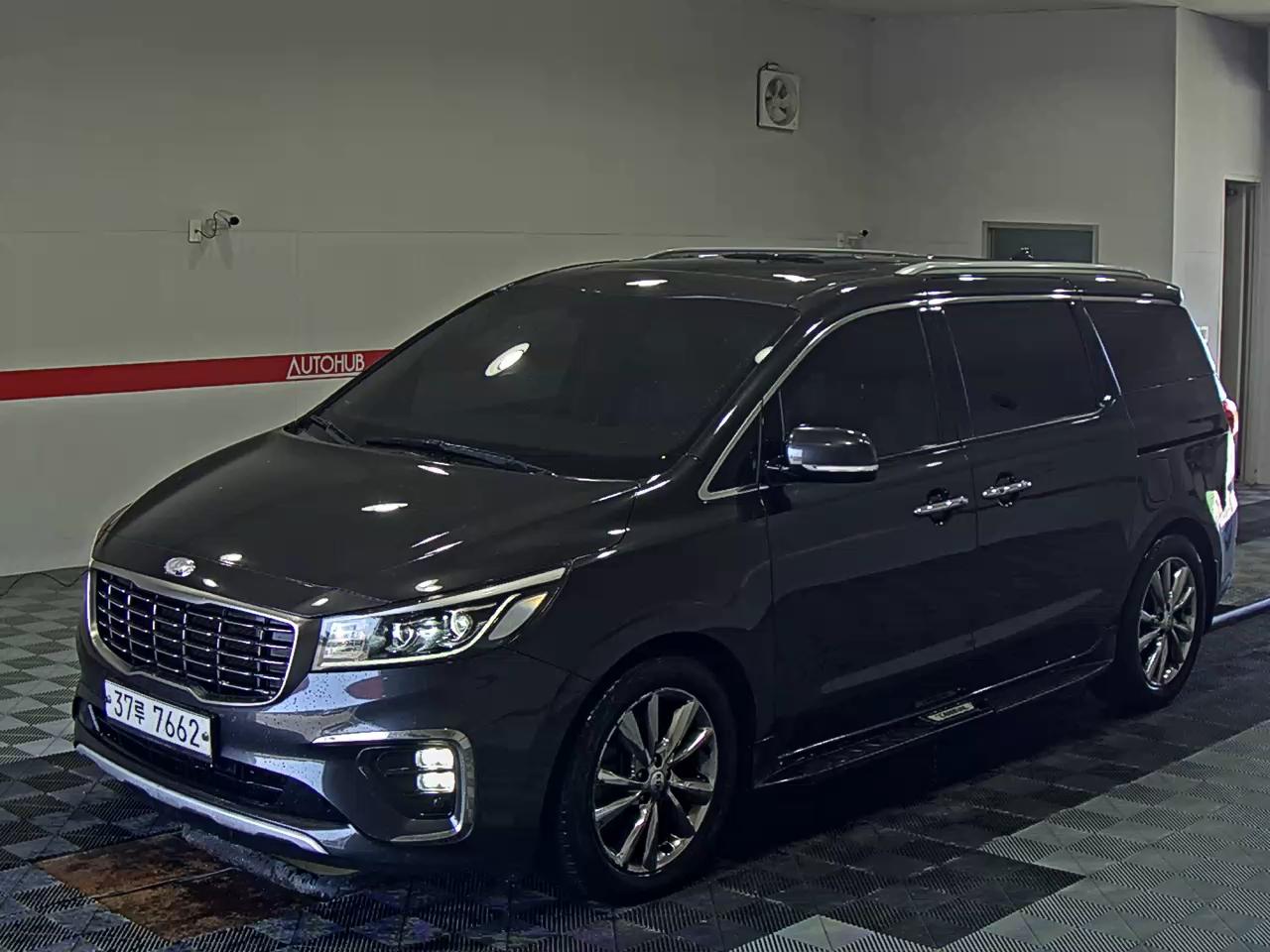 KIA CARNIVAL