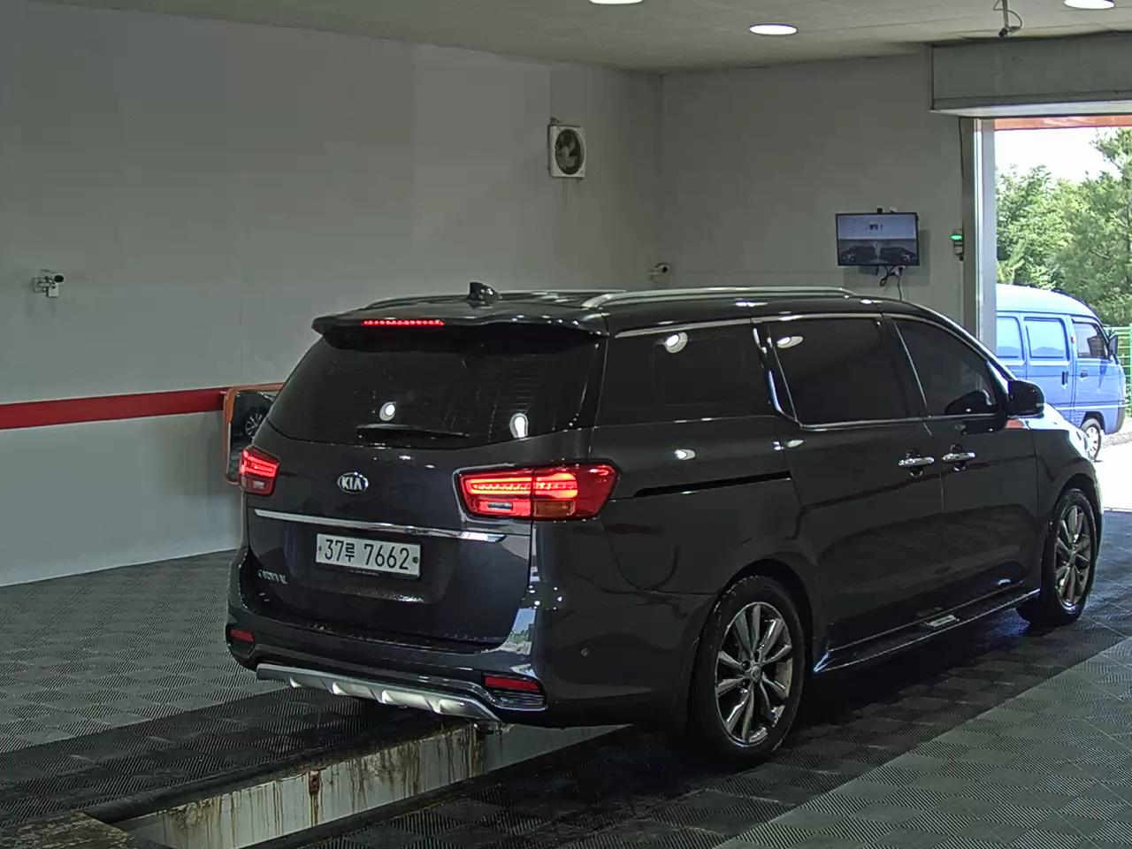 2019 - kia carnival