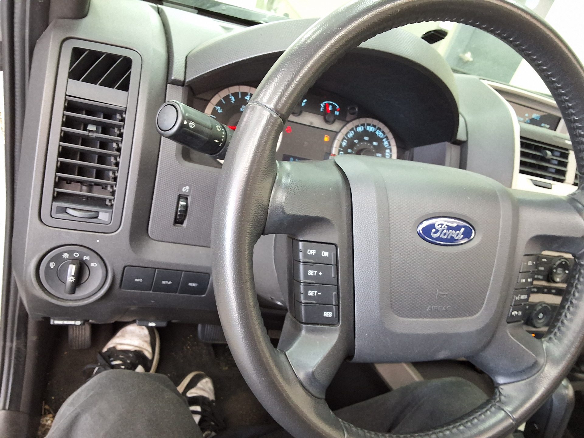 2011 - ford escape