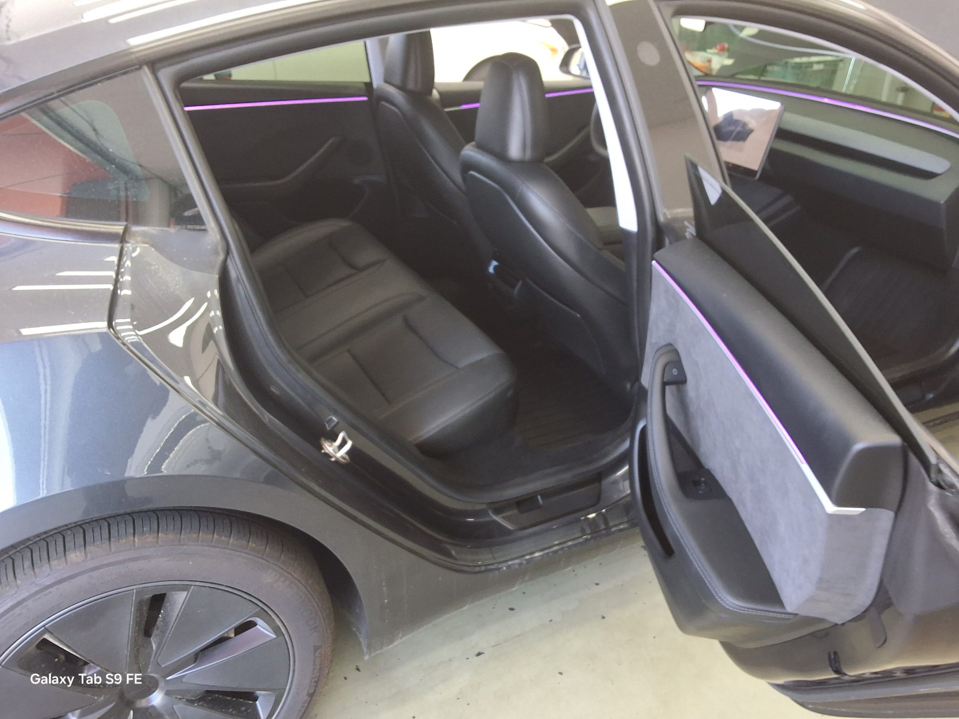 2024 - tesla model 3