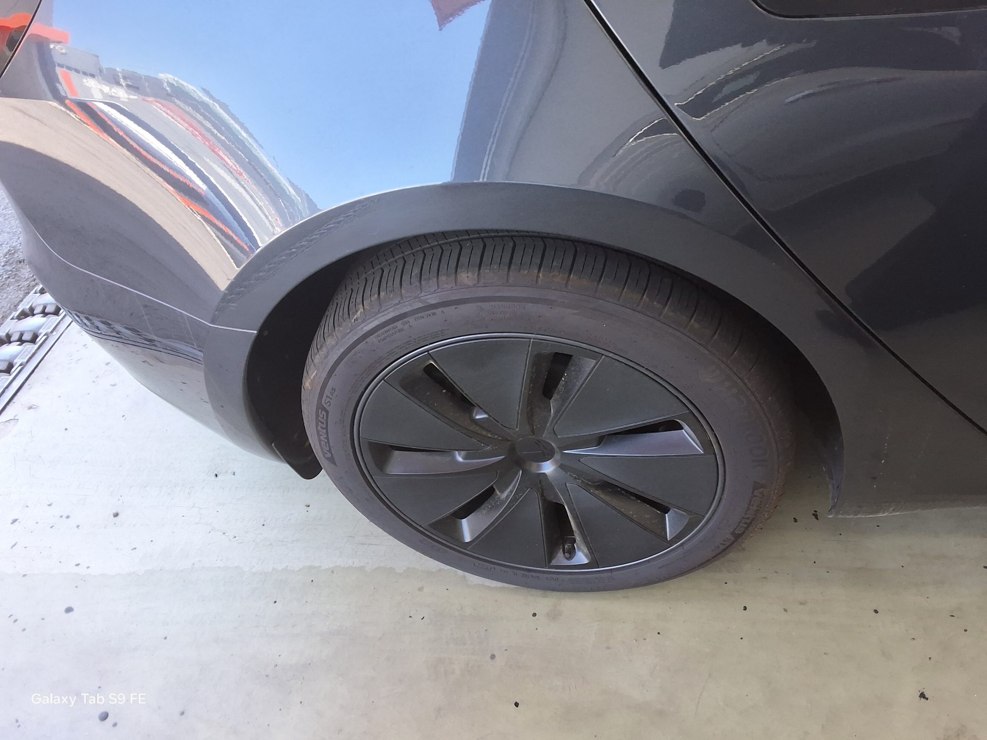 2024 - tesla model 3