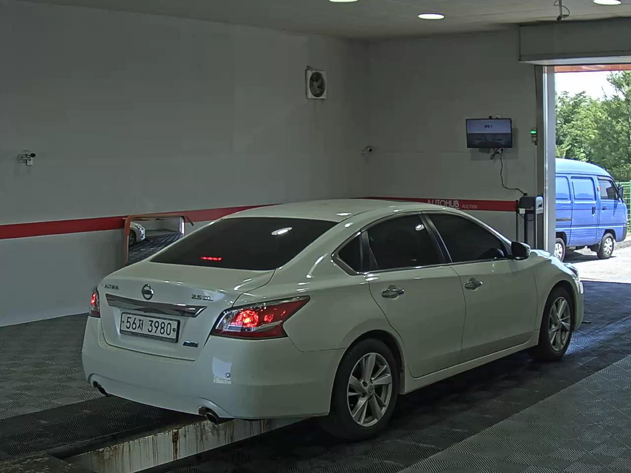 2014 - nissan altima