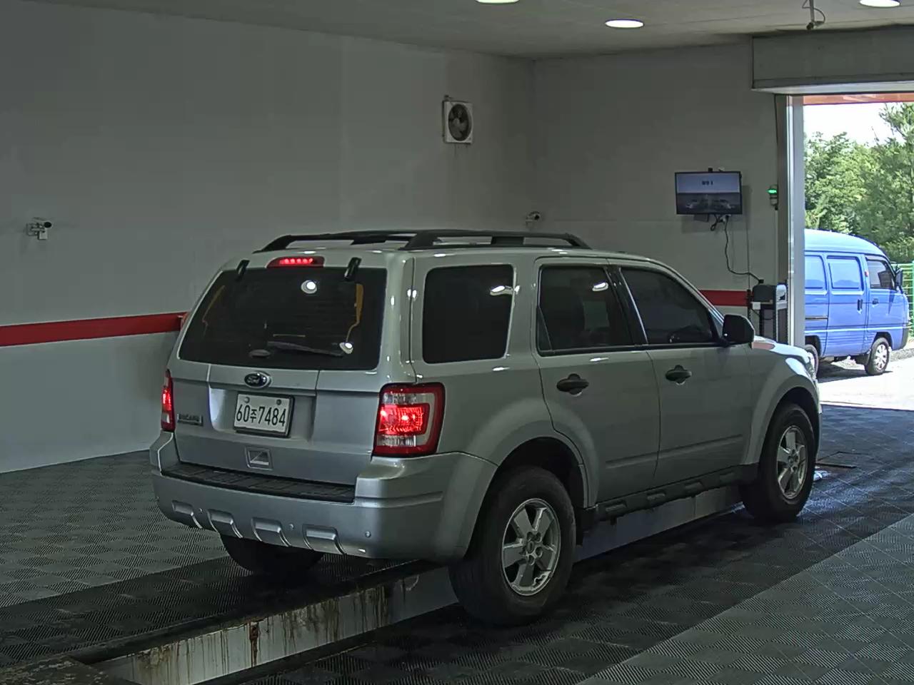 2011 - ford escape