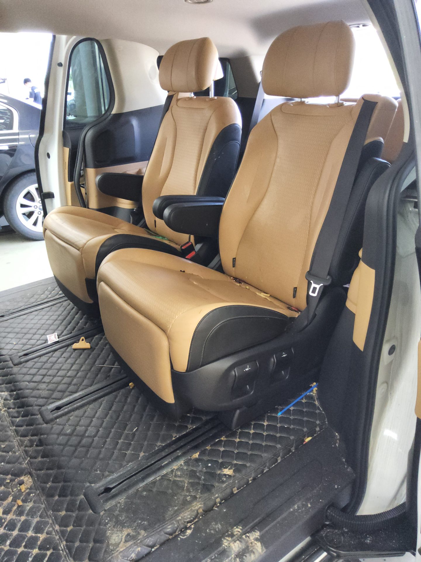 2021 - kia carnival