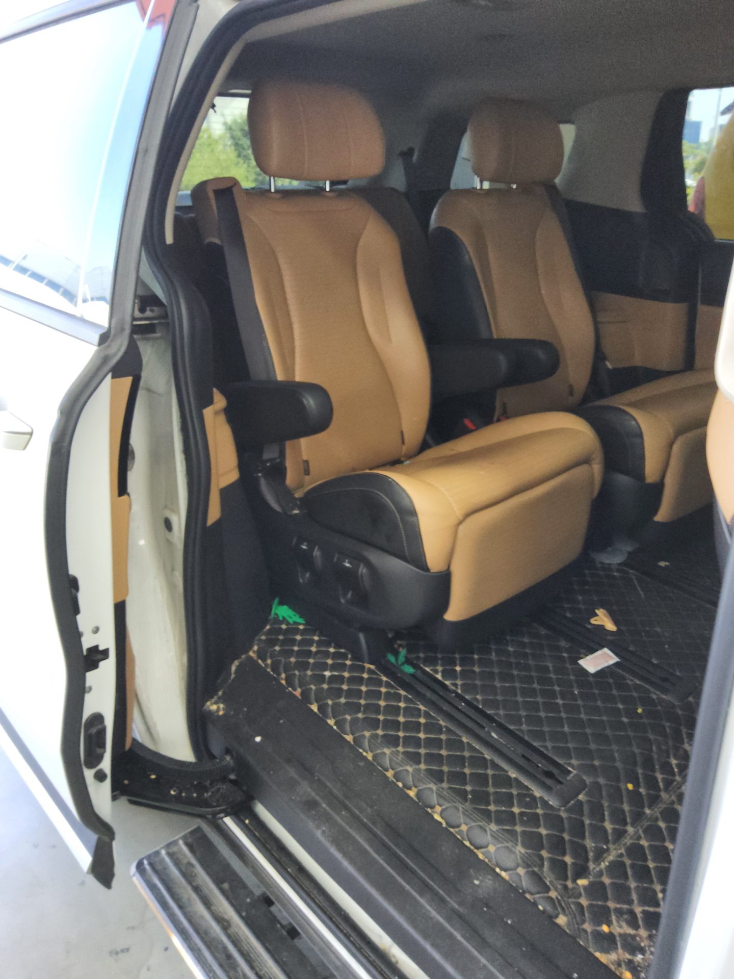 2021 - kia carnival