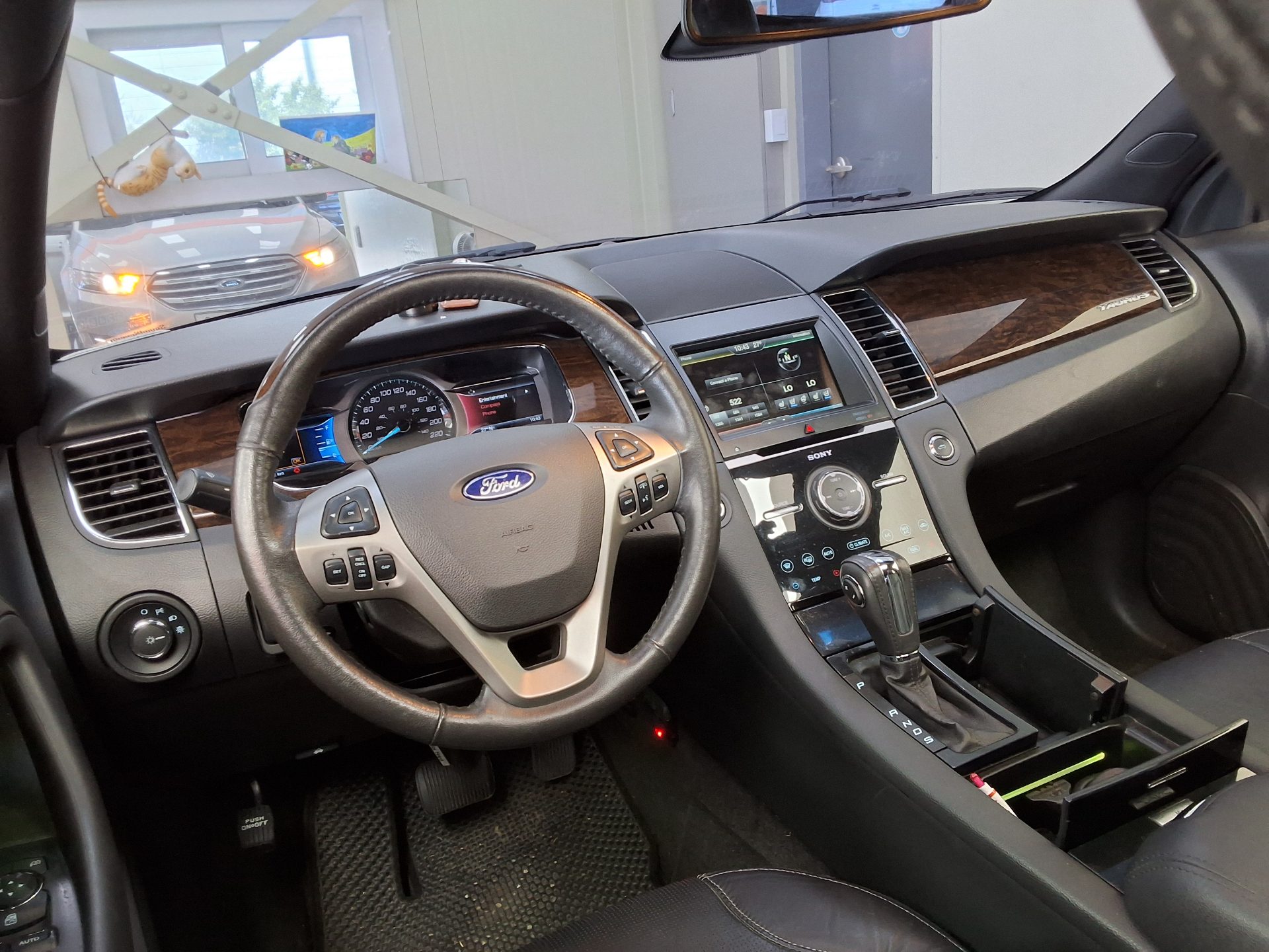 2015 - ford taurus