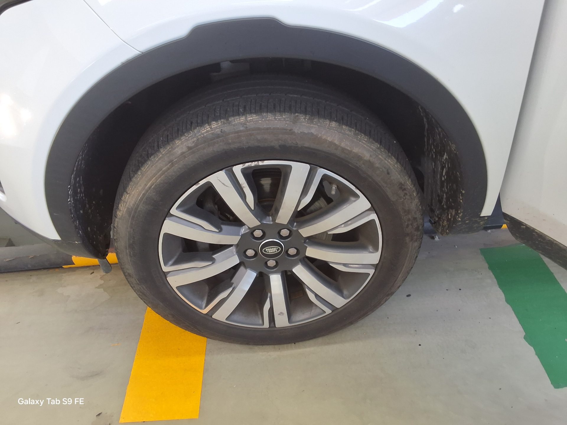 2019 - land rover discovery