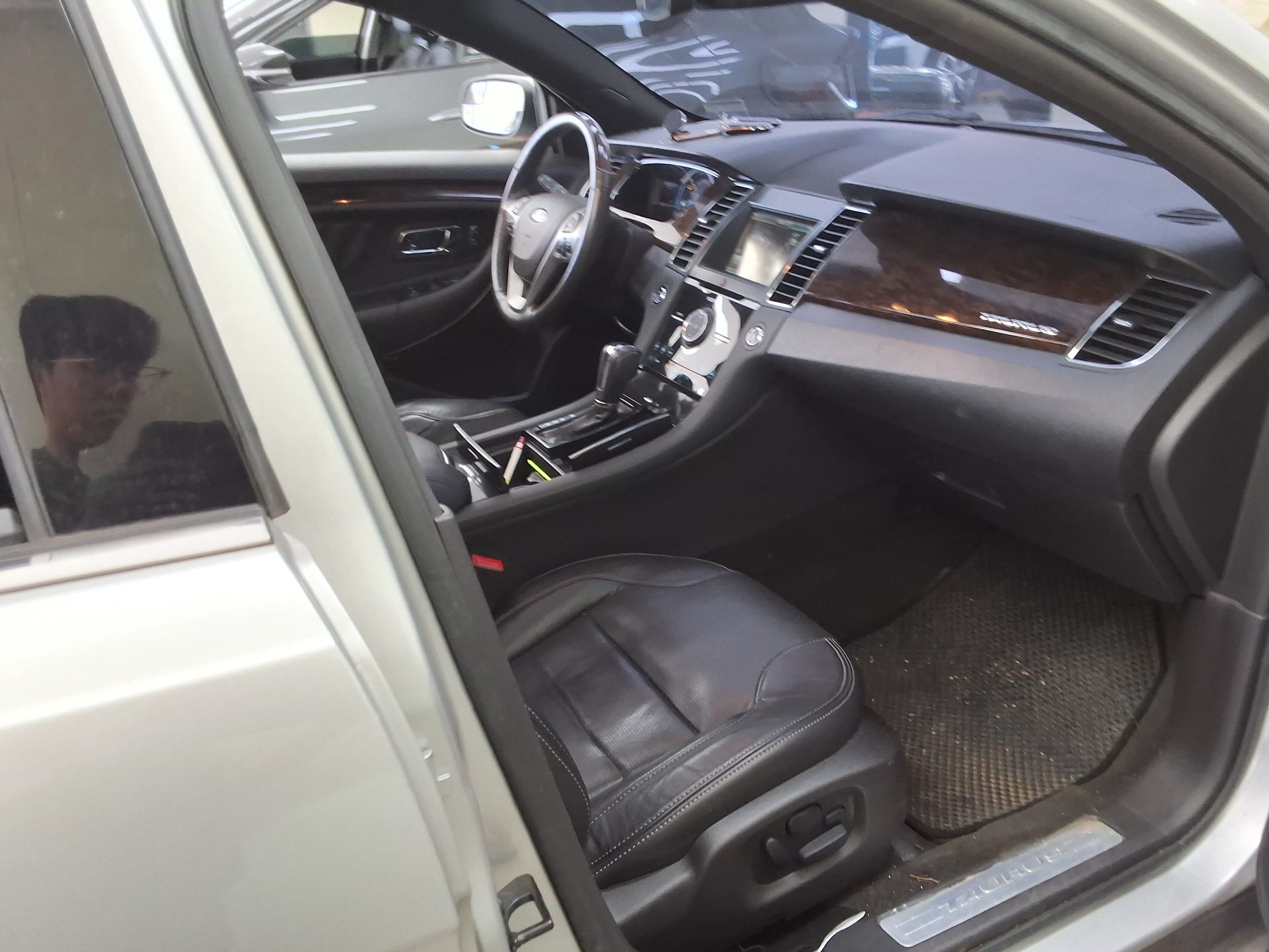 2015 - ford taurus
