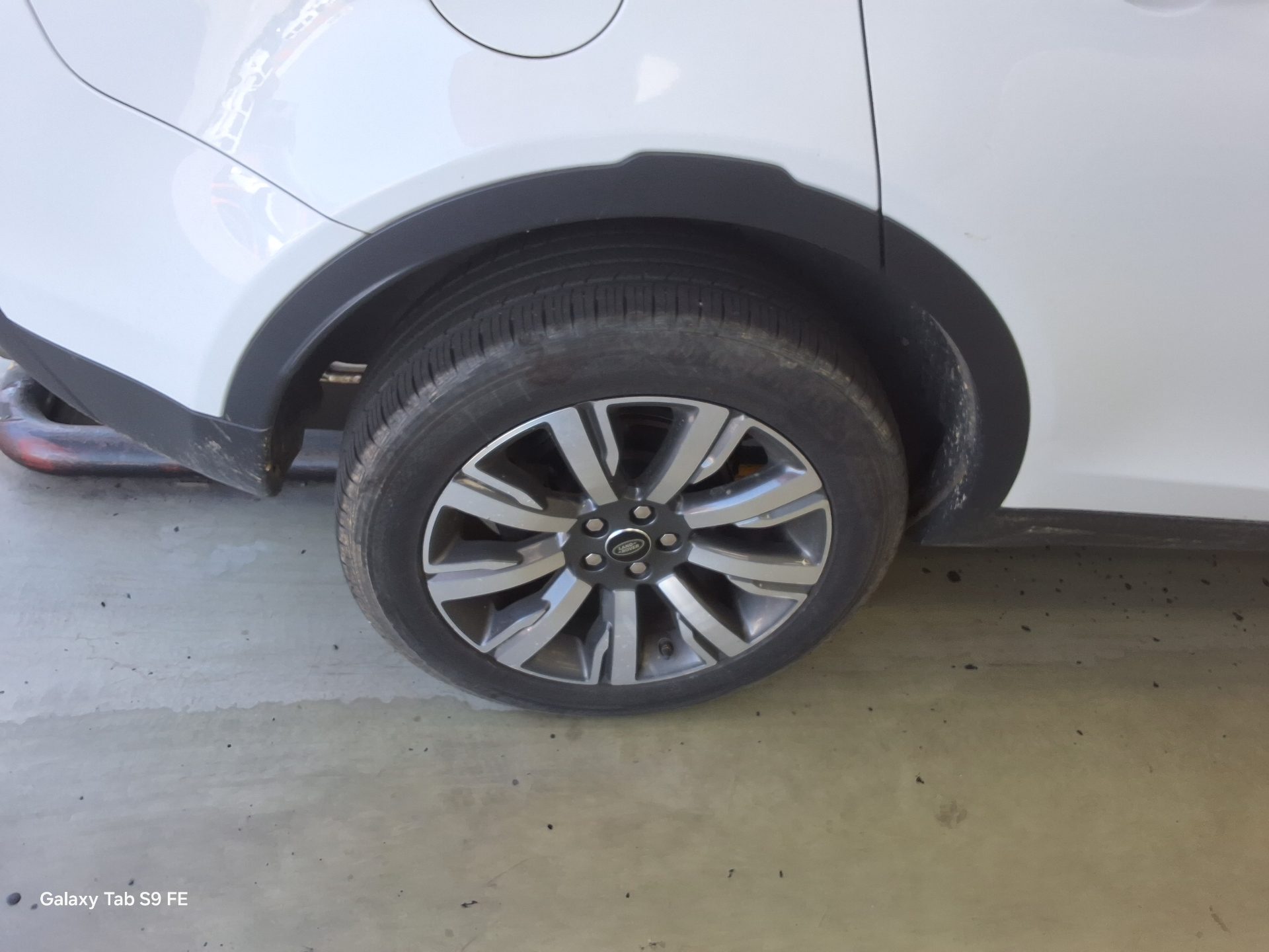 2019 - land rover discovery
