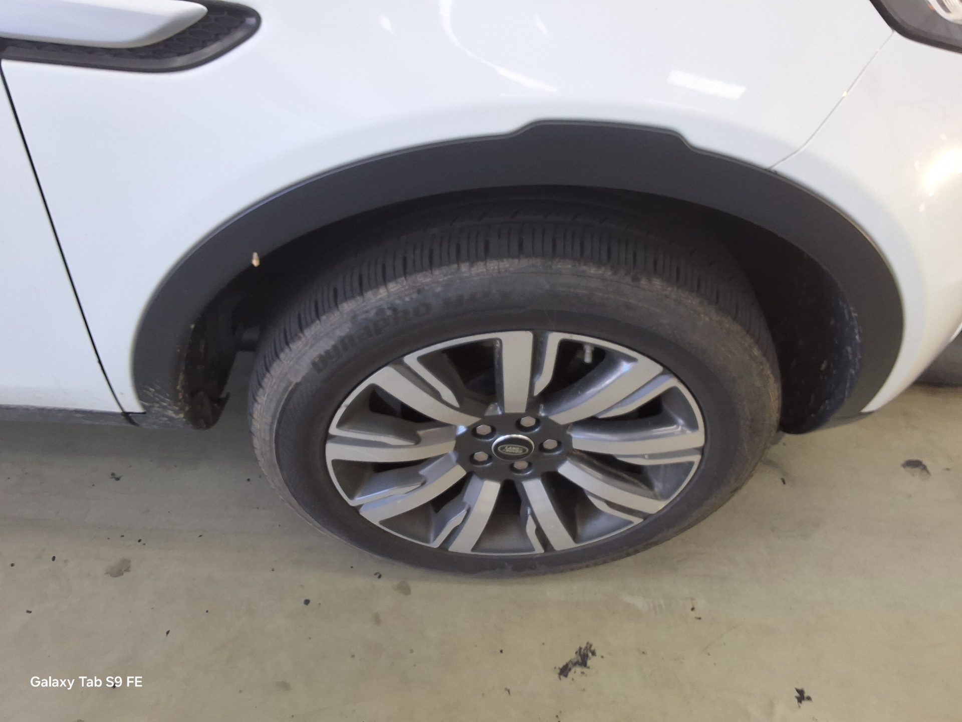 2019 - land rover discovery