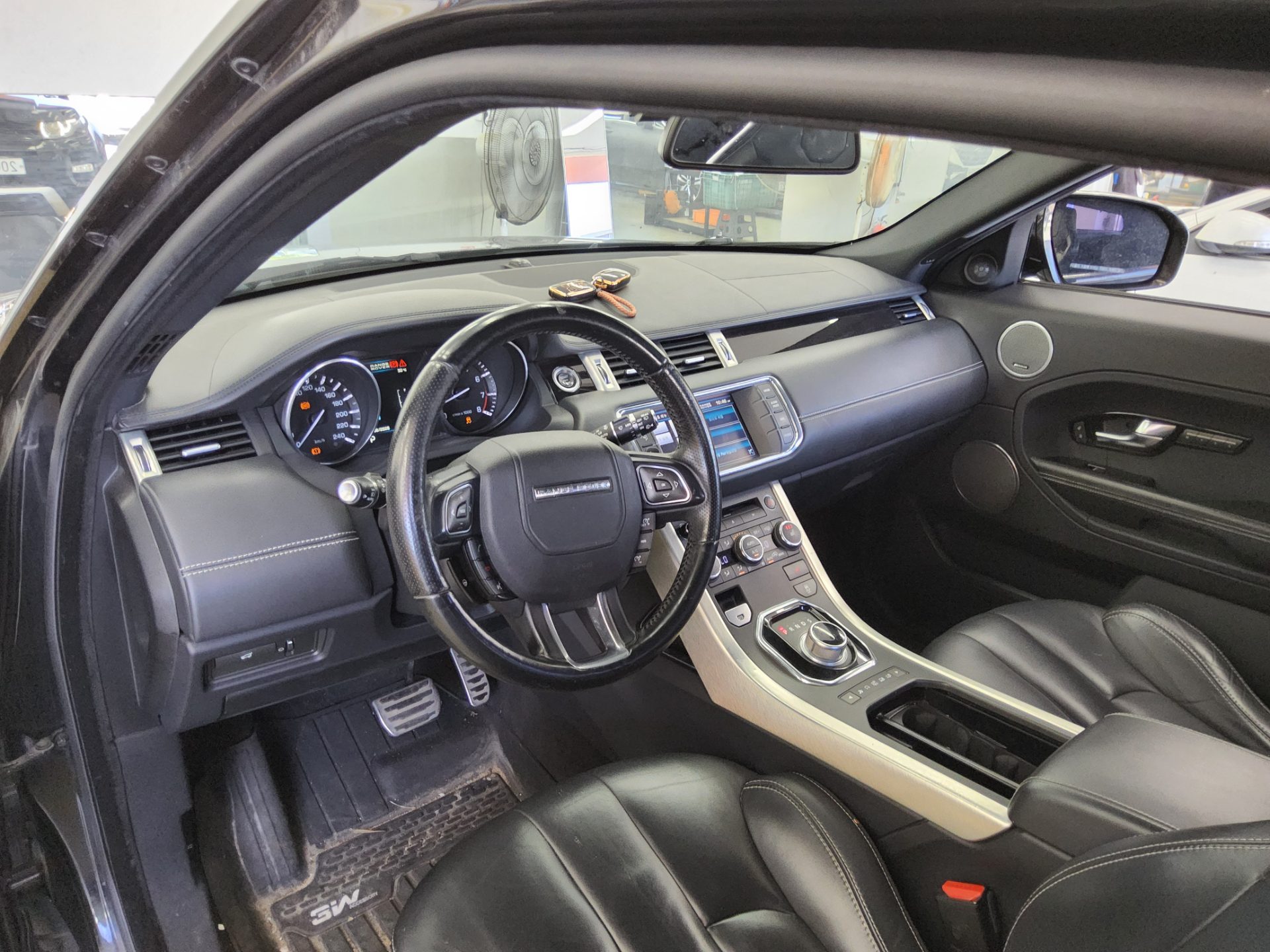 2012 - land rover range rover