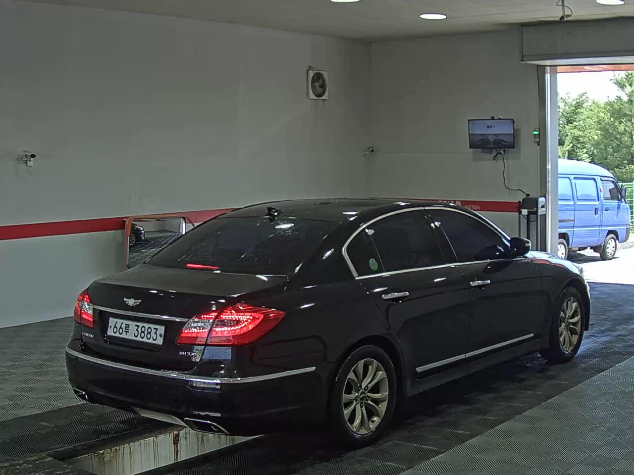 2013 - hyundai bh