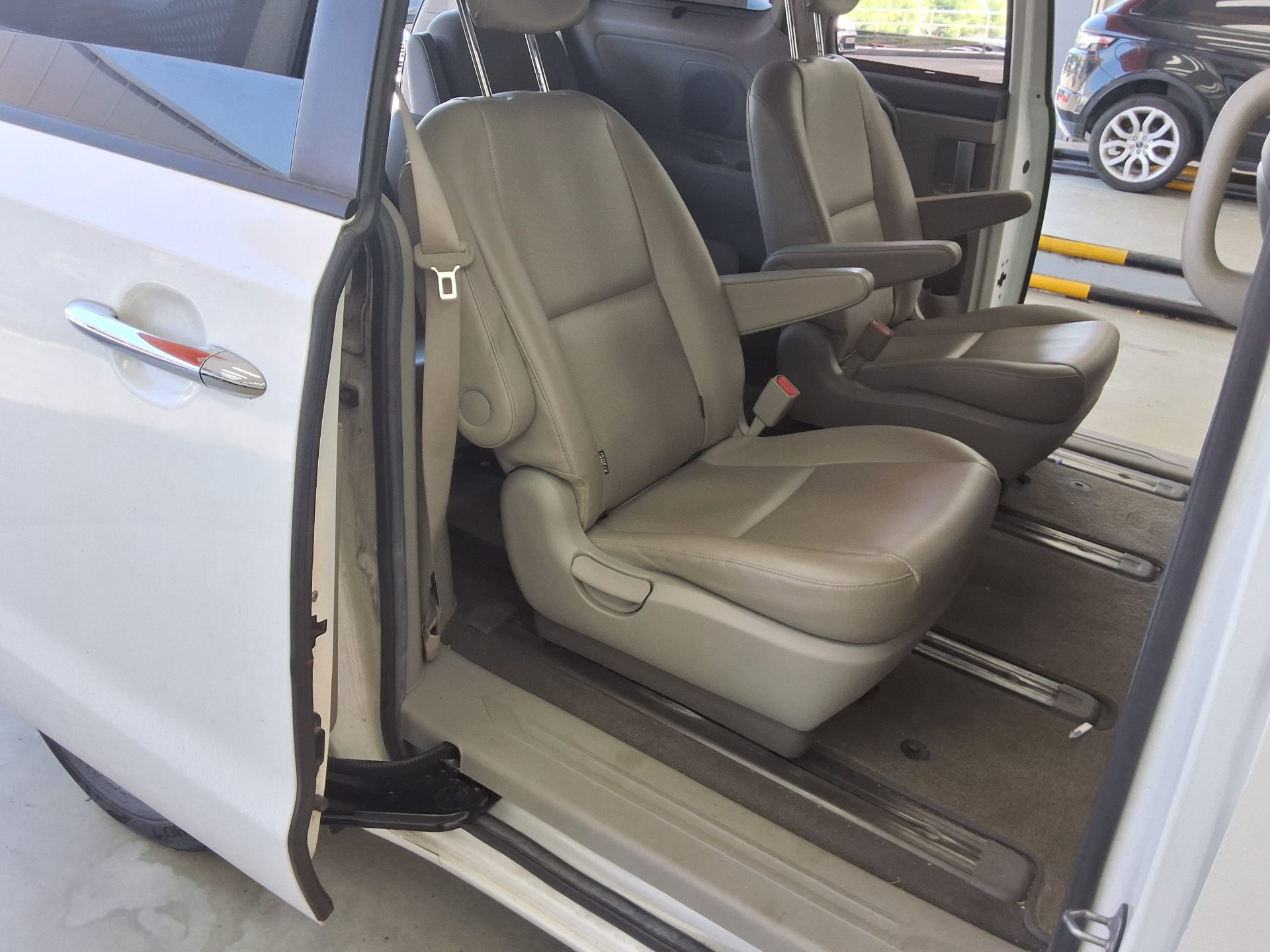 2018 - kia carnival