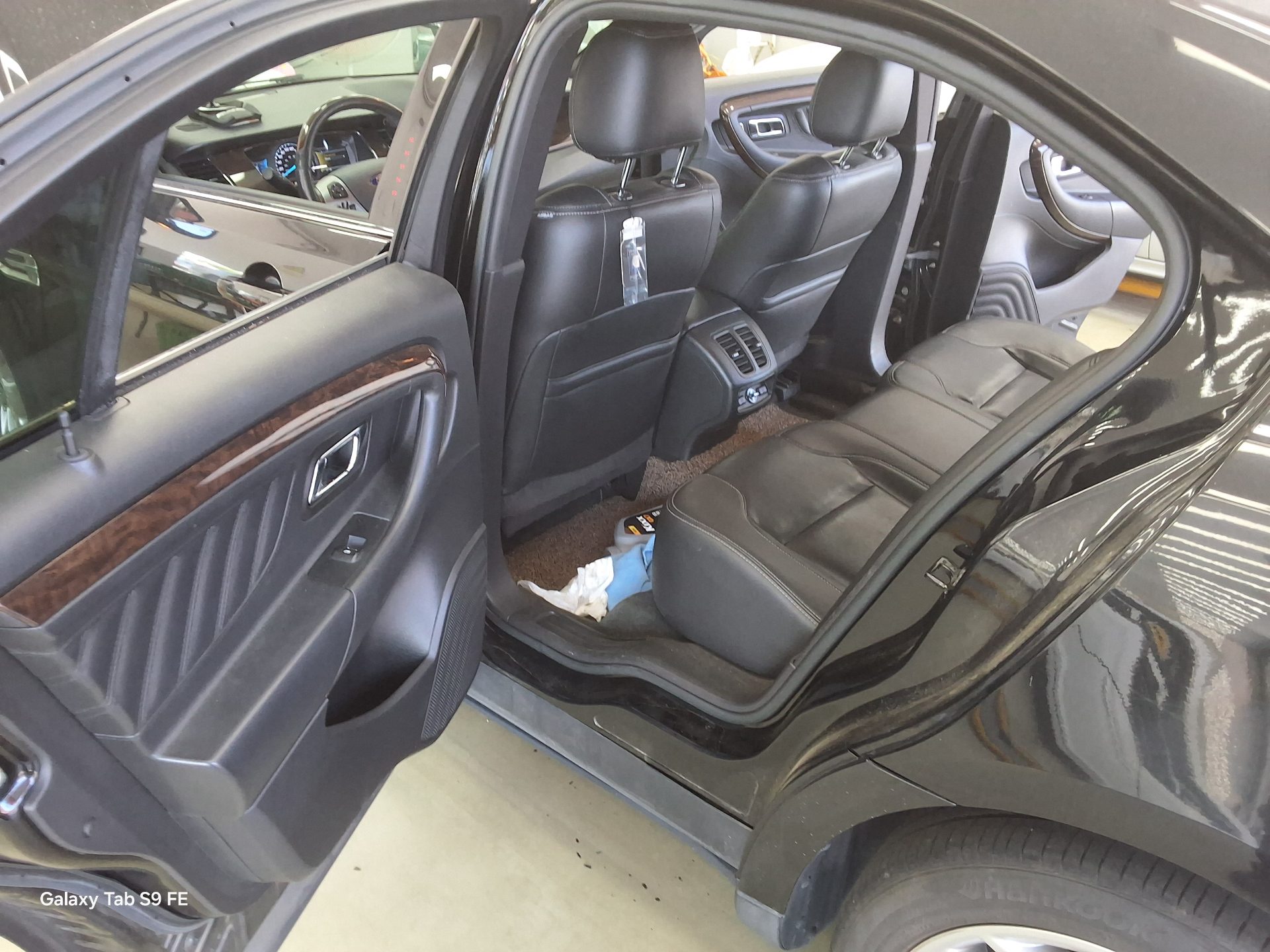 2014 - ford taurus