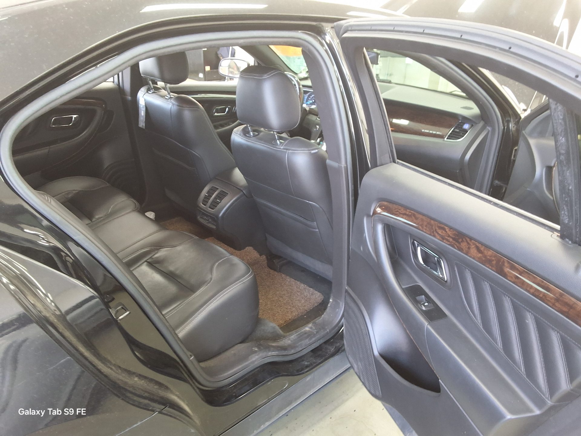 2014 - ford taurus
