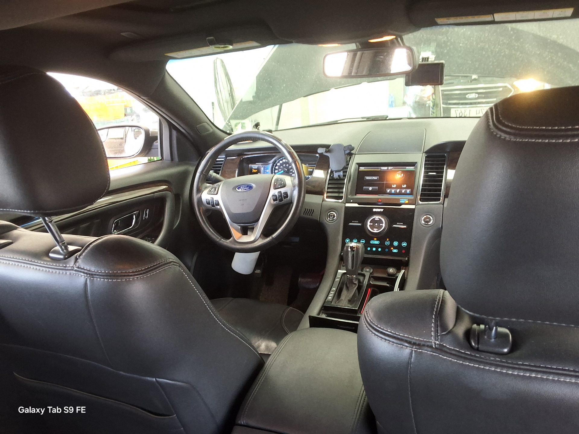 2014 - ford taurus