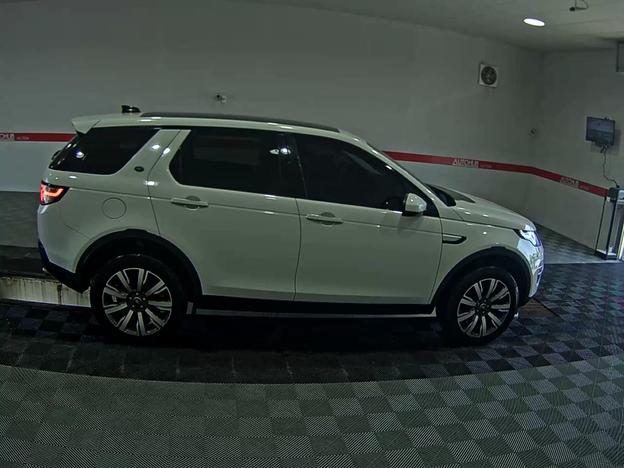 2019 - land rover discovery