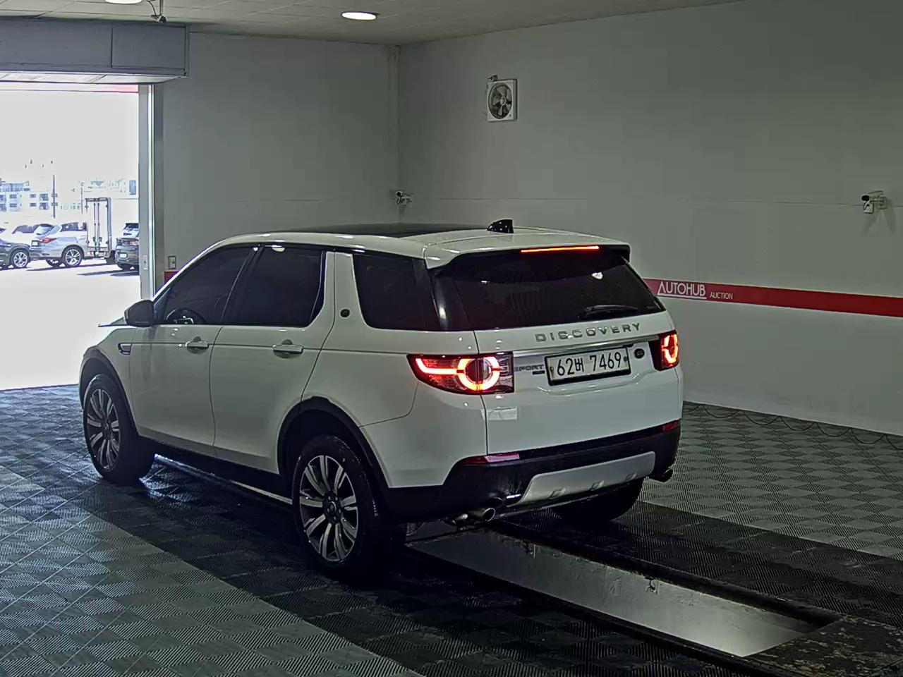 2019 - land rover discovery