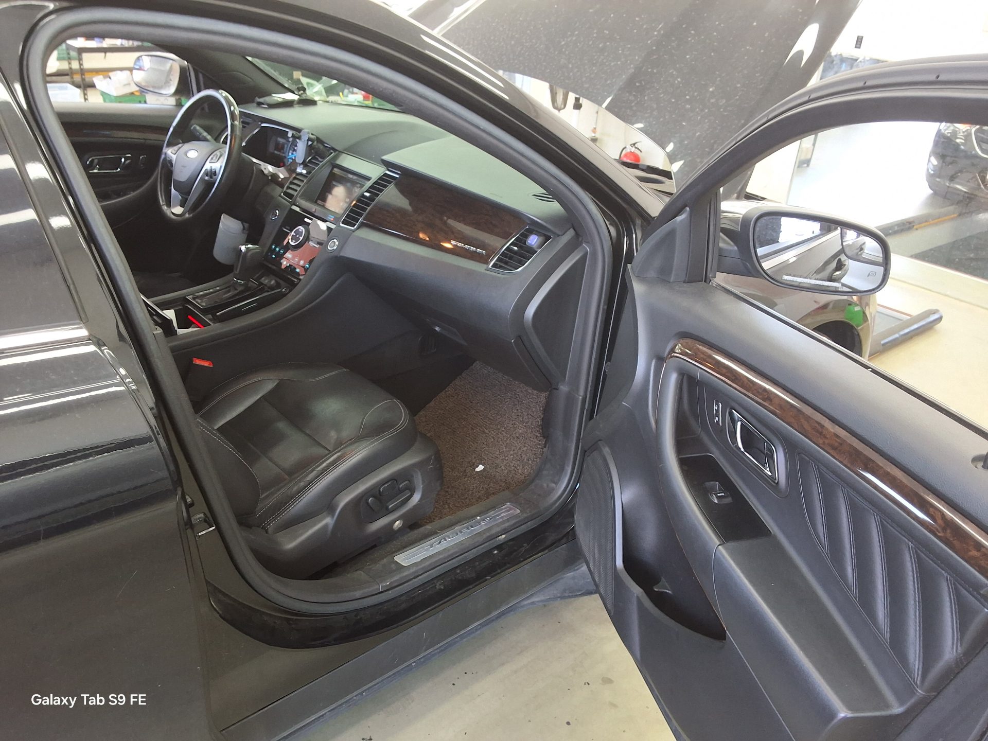 2014 - ford taurus