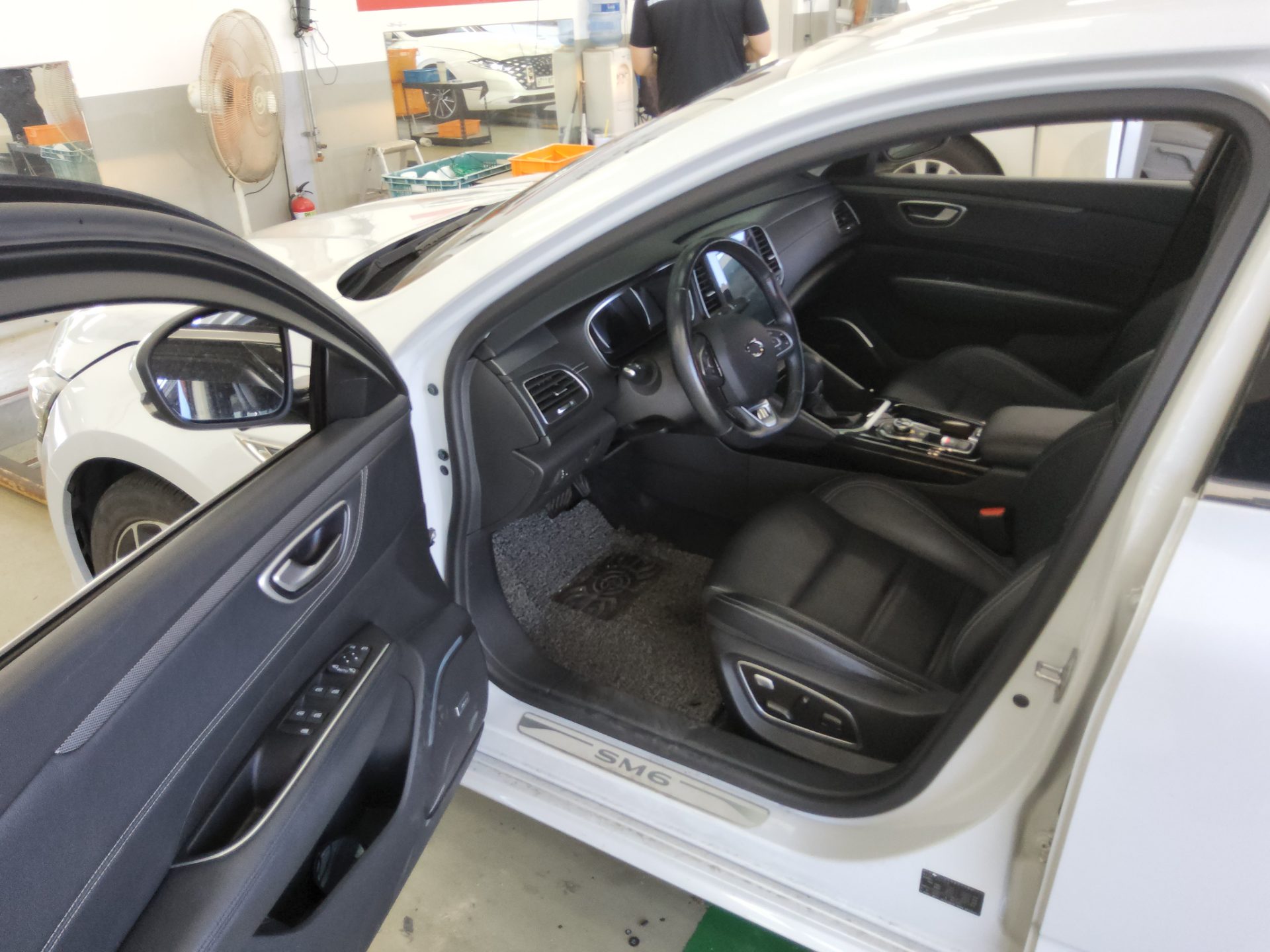 2020 - renault sm6