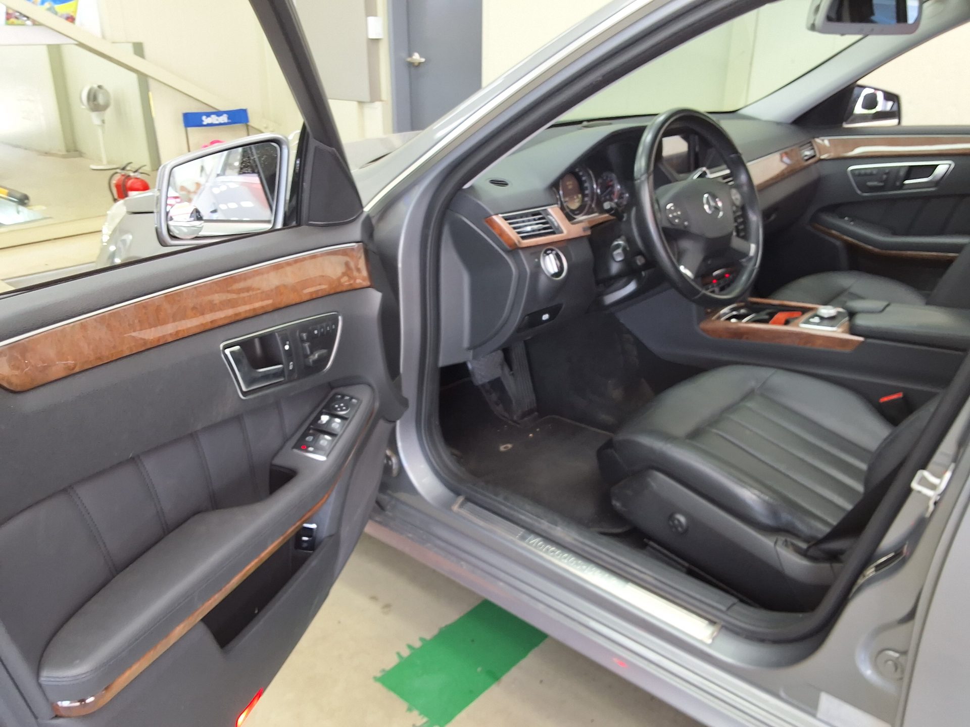 2012 - mercedes-benz e300