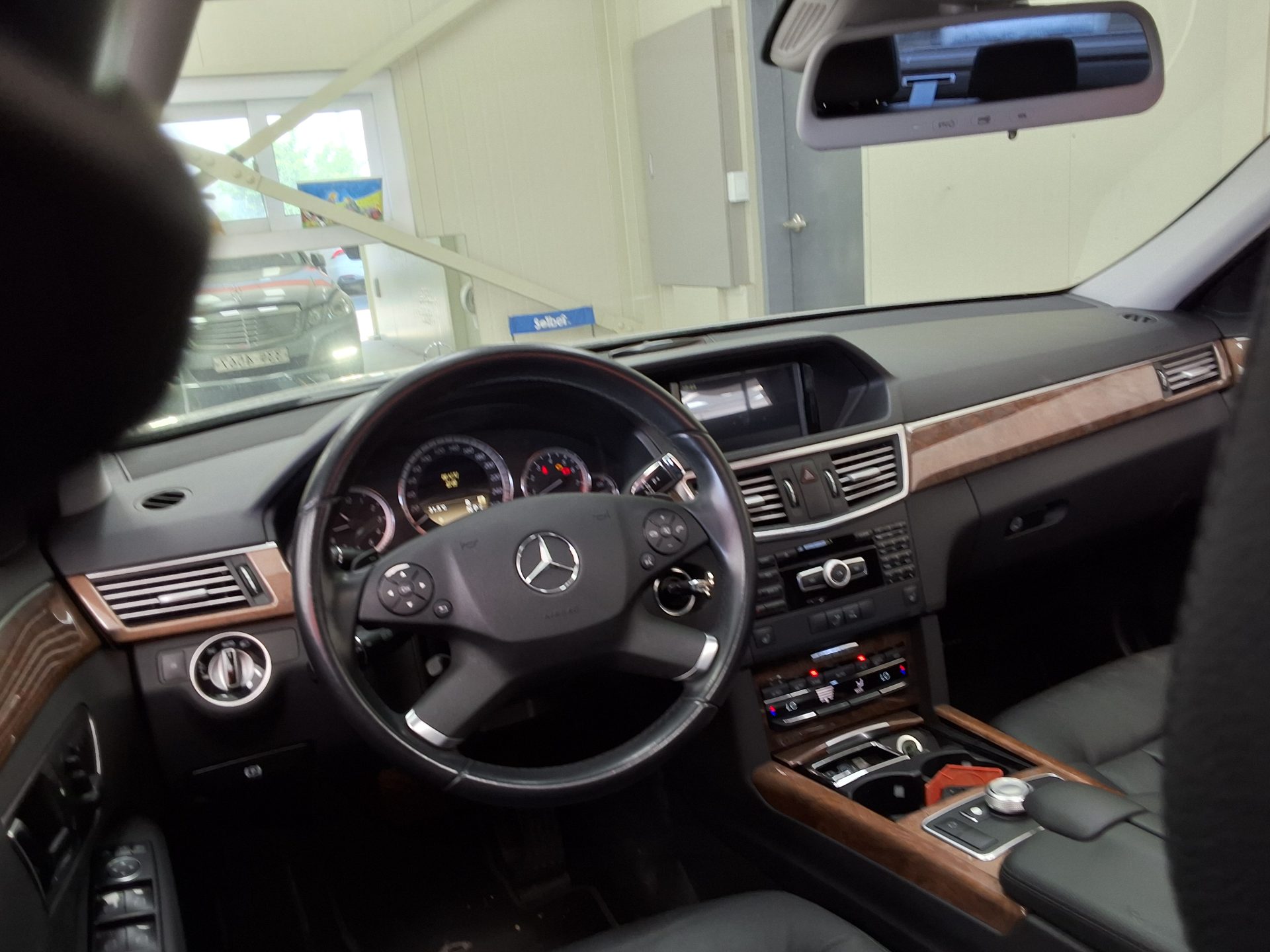 2012 - mercedes-benz e300