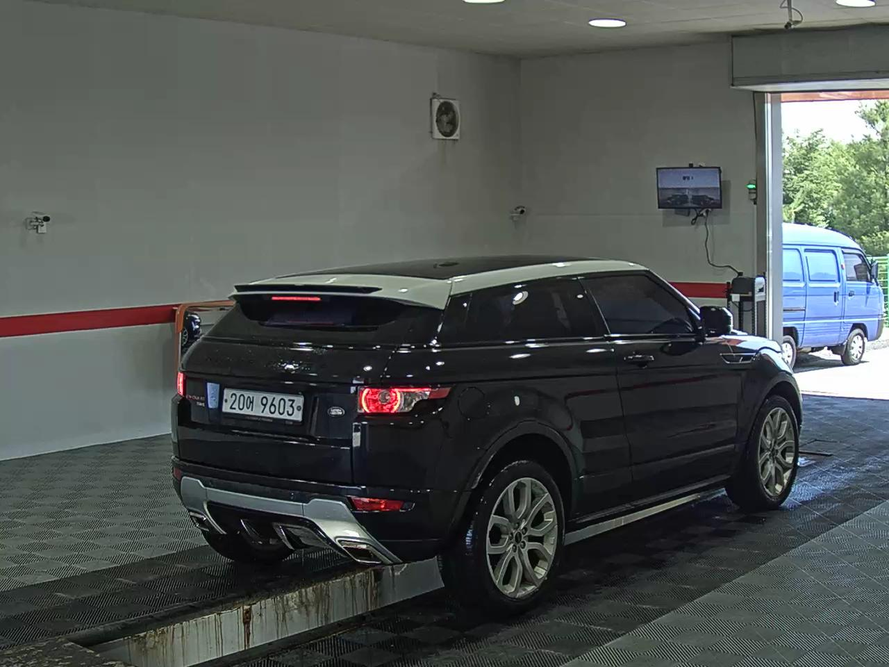 2012 - land rover range rover