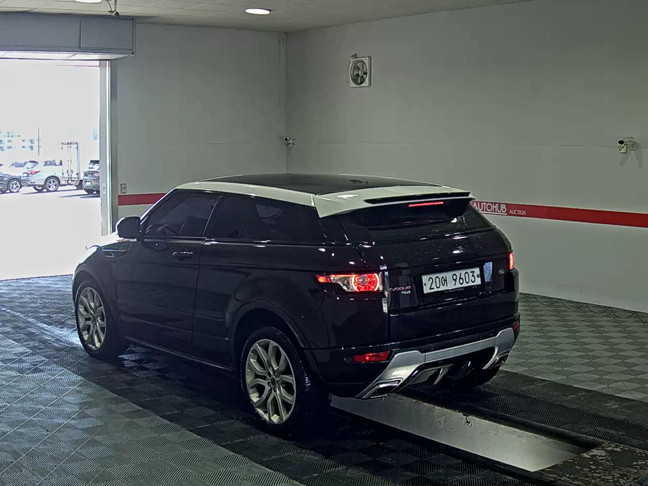 2012 - land rover range rover
