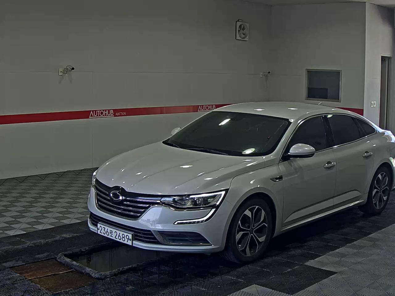 2020 - renault sm6