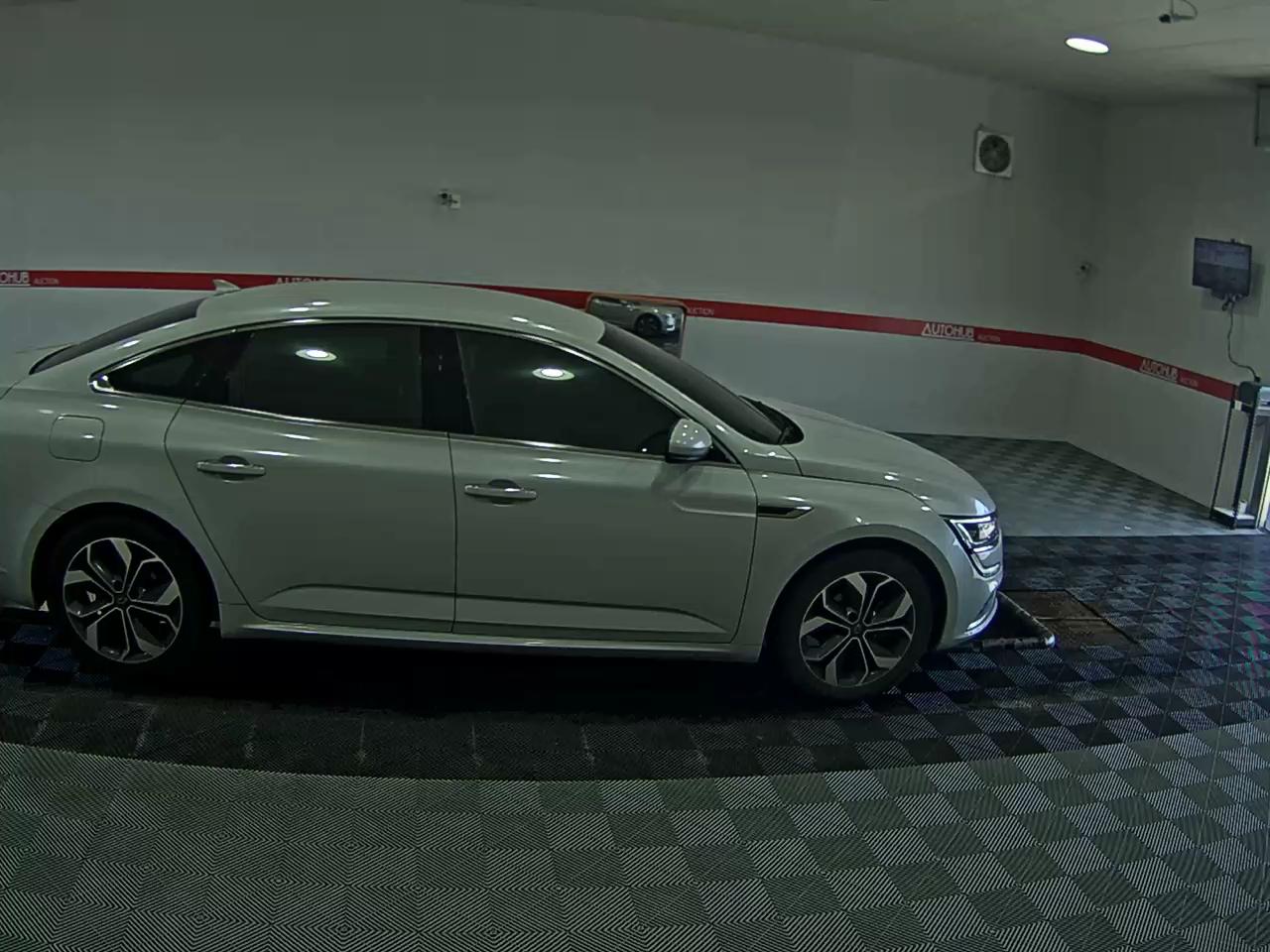 2020 - renault sm6