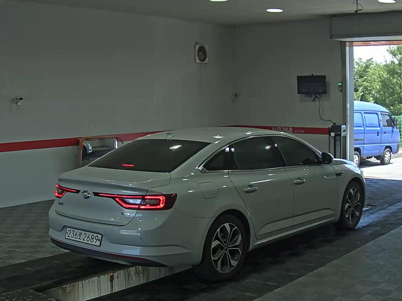 2020 - renault sm6