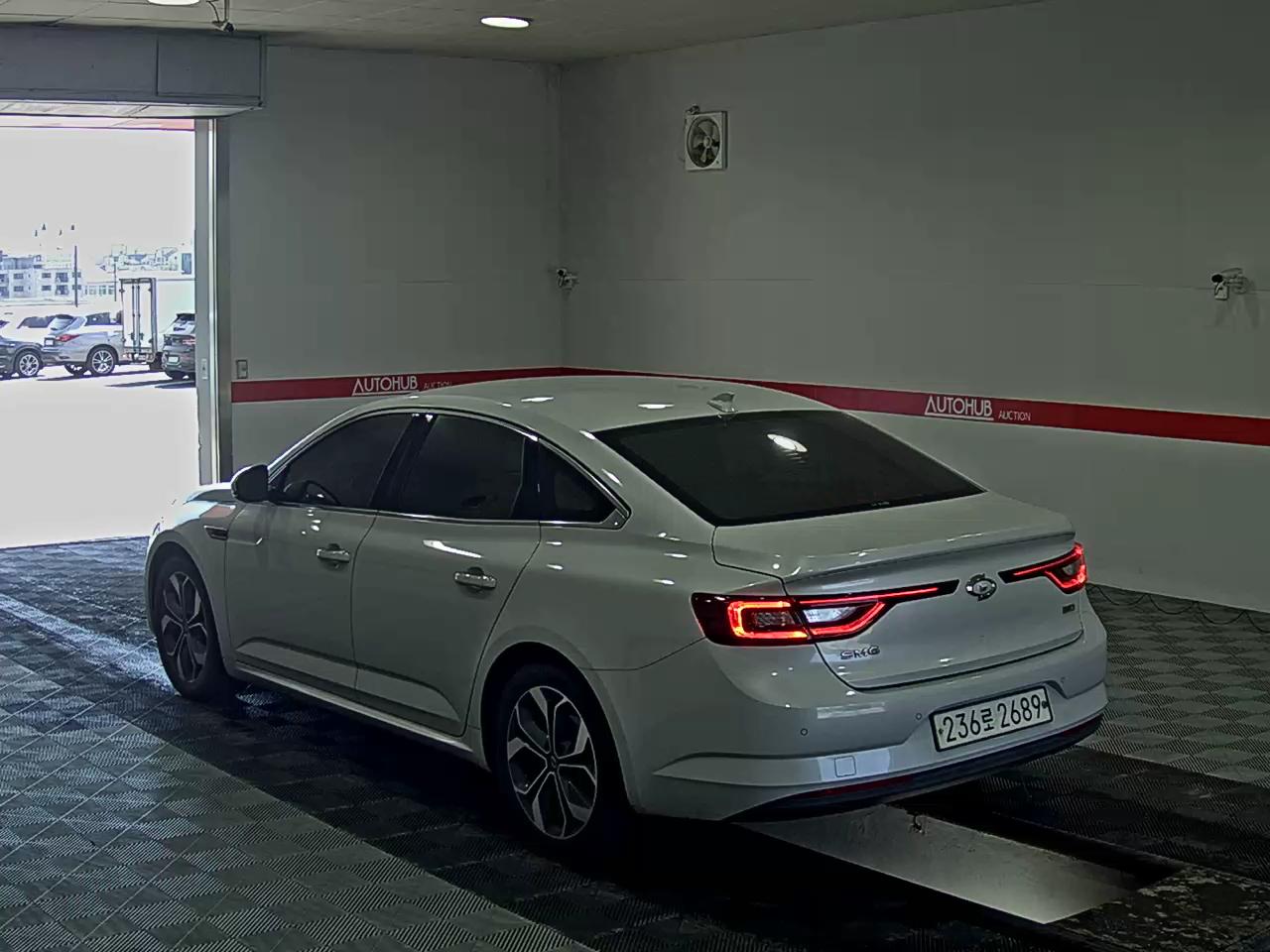 2020 - renault sm6