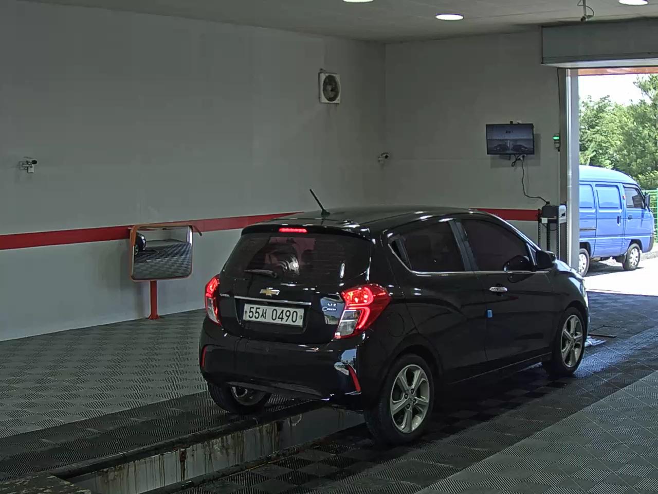 2017 - chevrolet spark