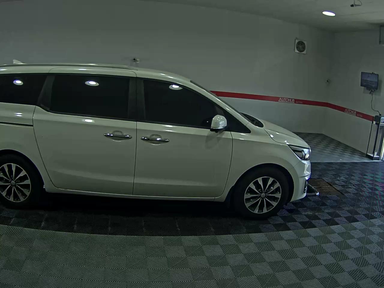 2018 - kia carnival