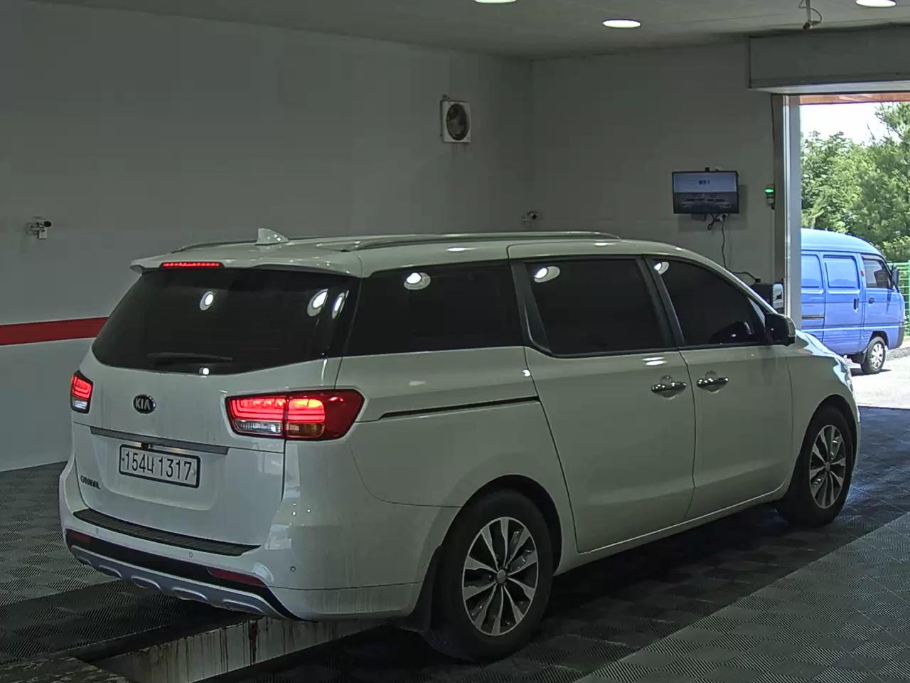 2018 - kia carnival