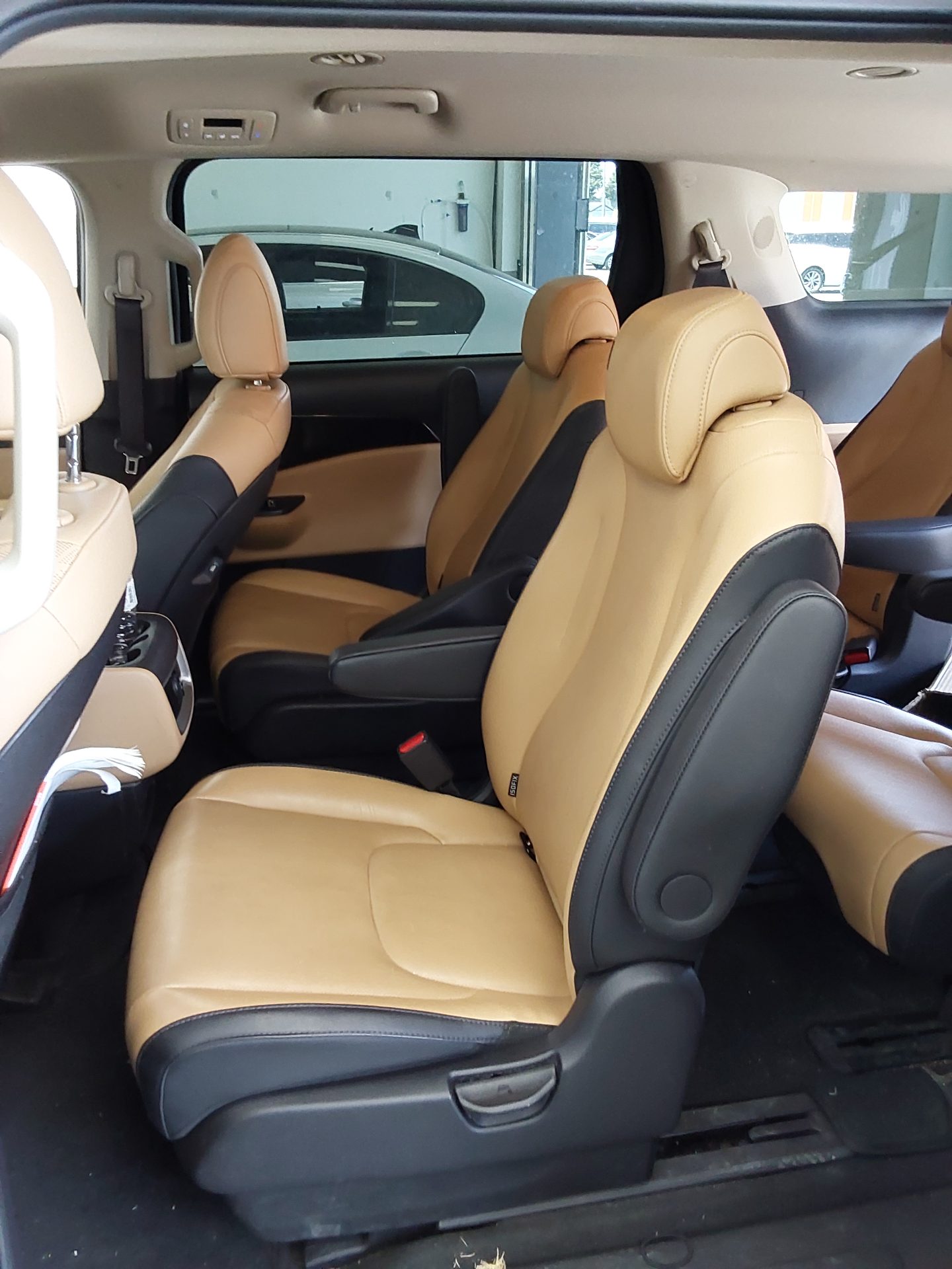 2023 - kia carnival