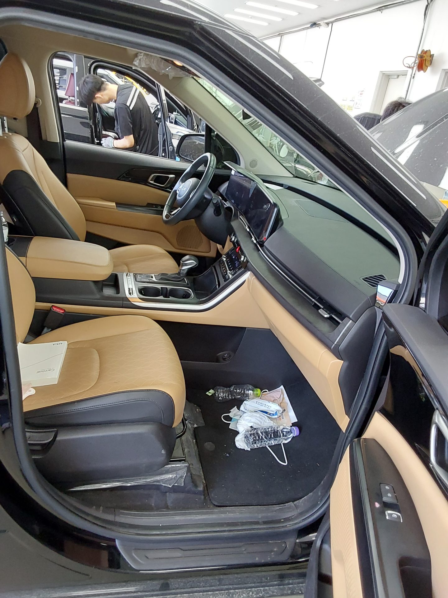 2023 - kia carnival